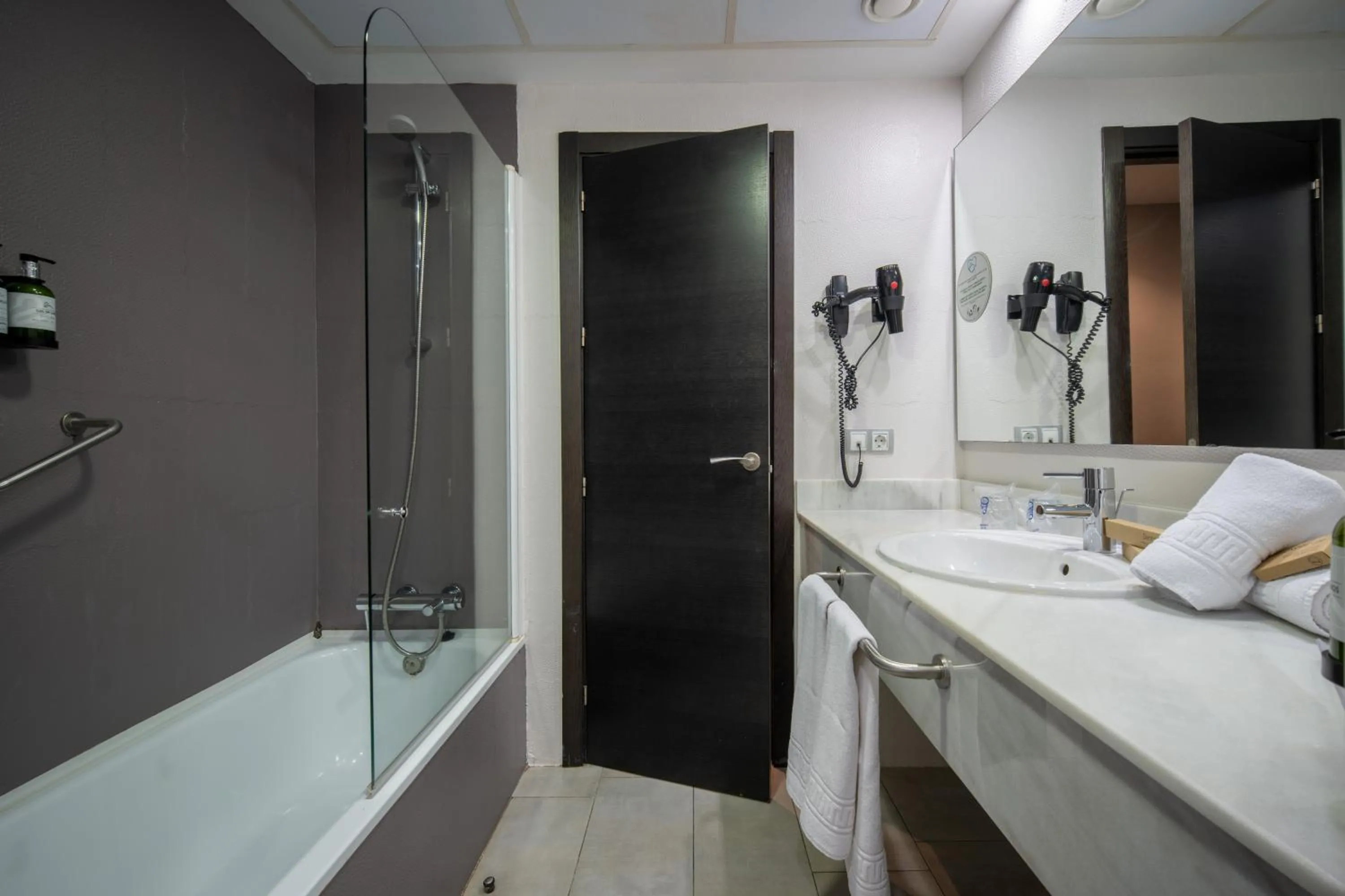 Bathroom, Bed in Pato Amarillo