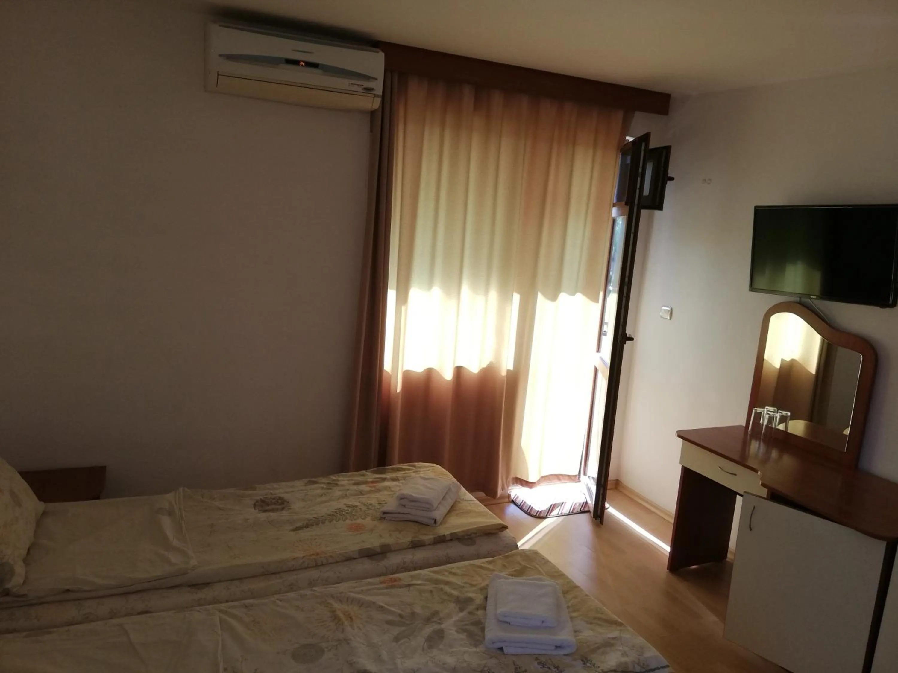 air conditioner, Bed in Hotel Strinava