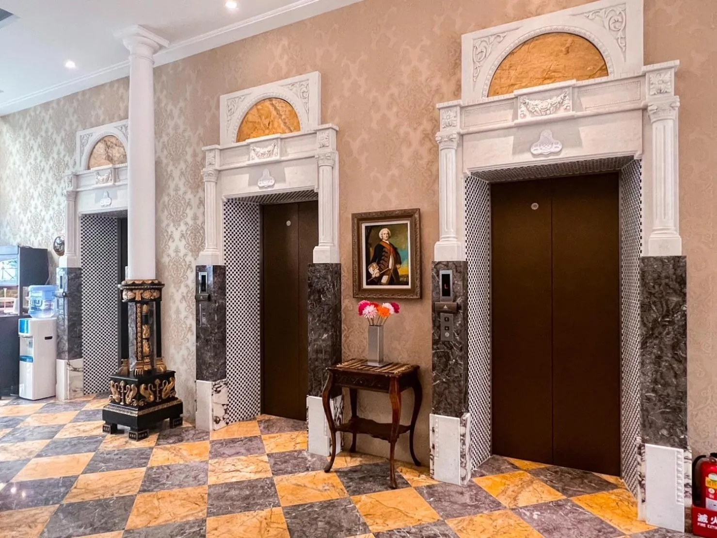 Property building in No. 6 Baowanglai Hotel