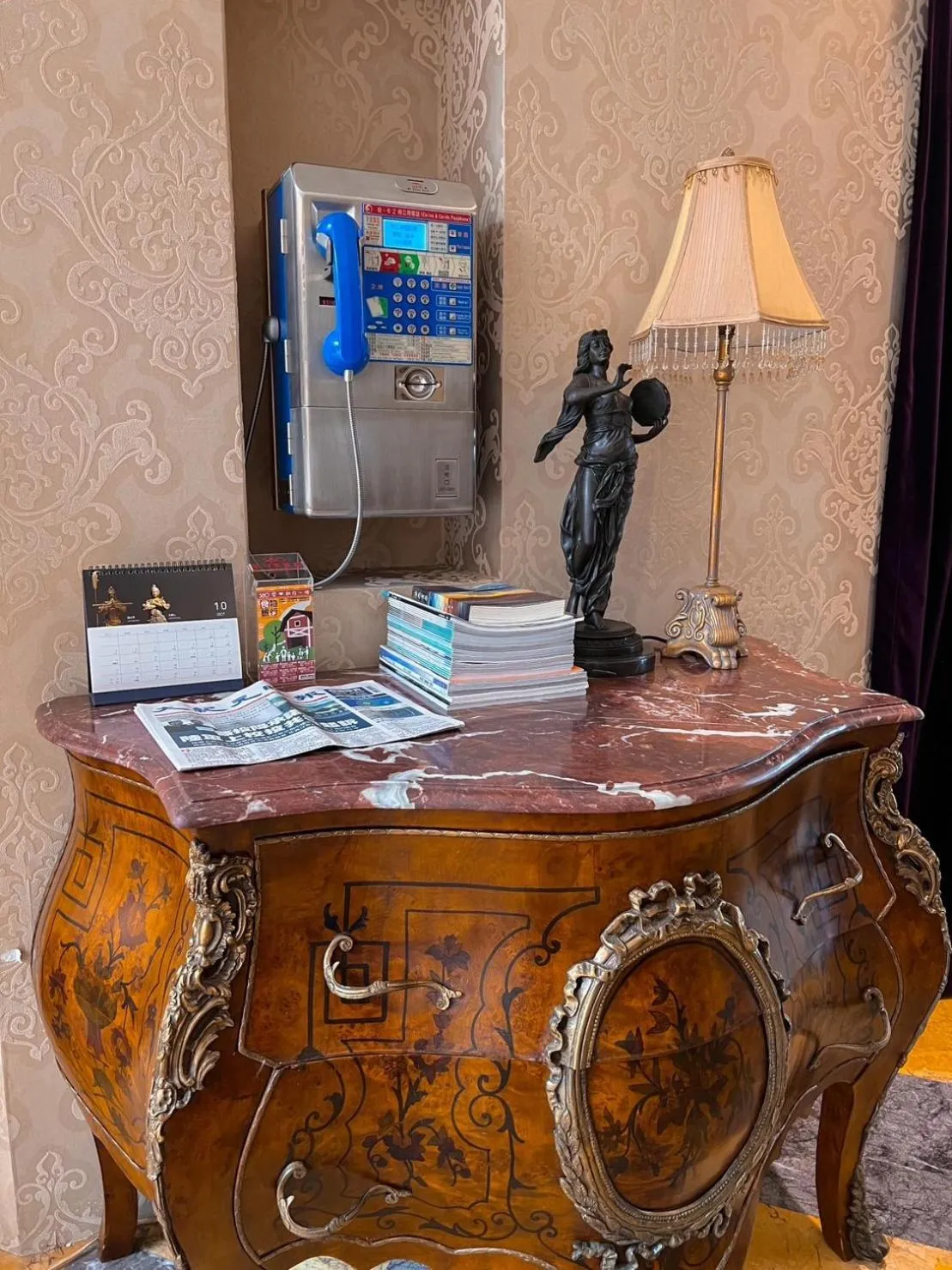 Property building in No. 6 Baowanglai Hotel