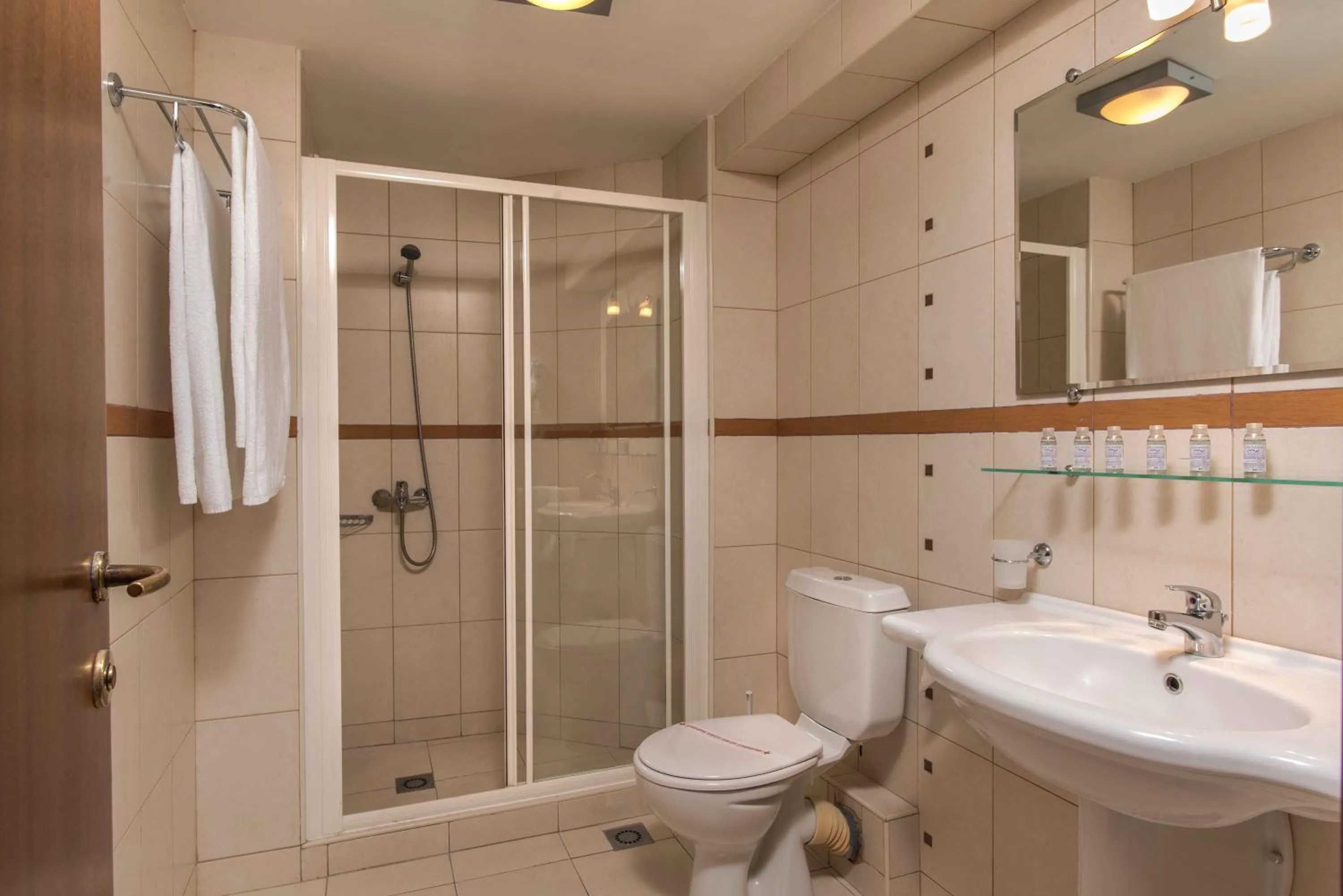 Shower in Hotel Fenix