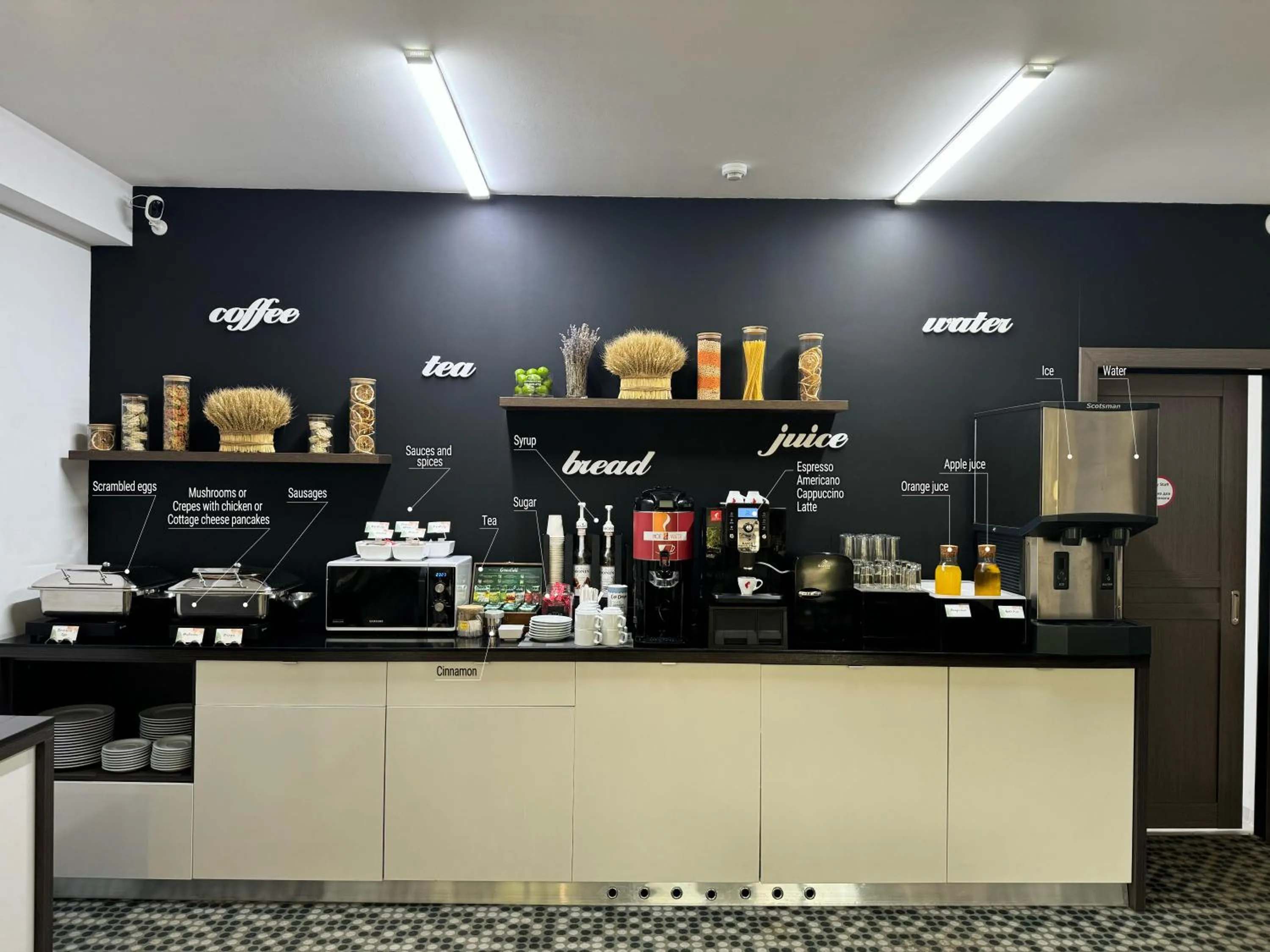 Breakfast in Thomas Albert Hotel