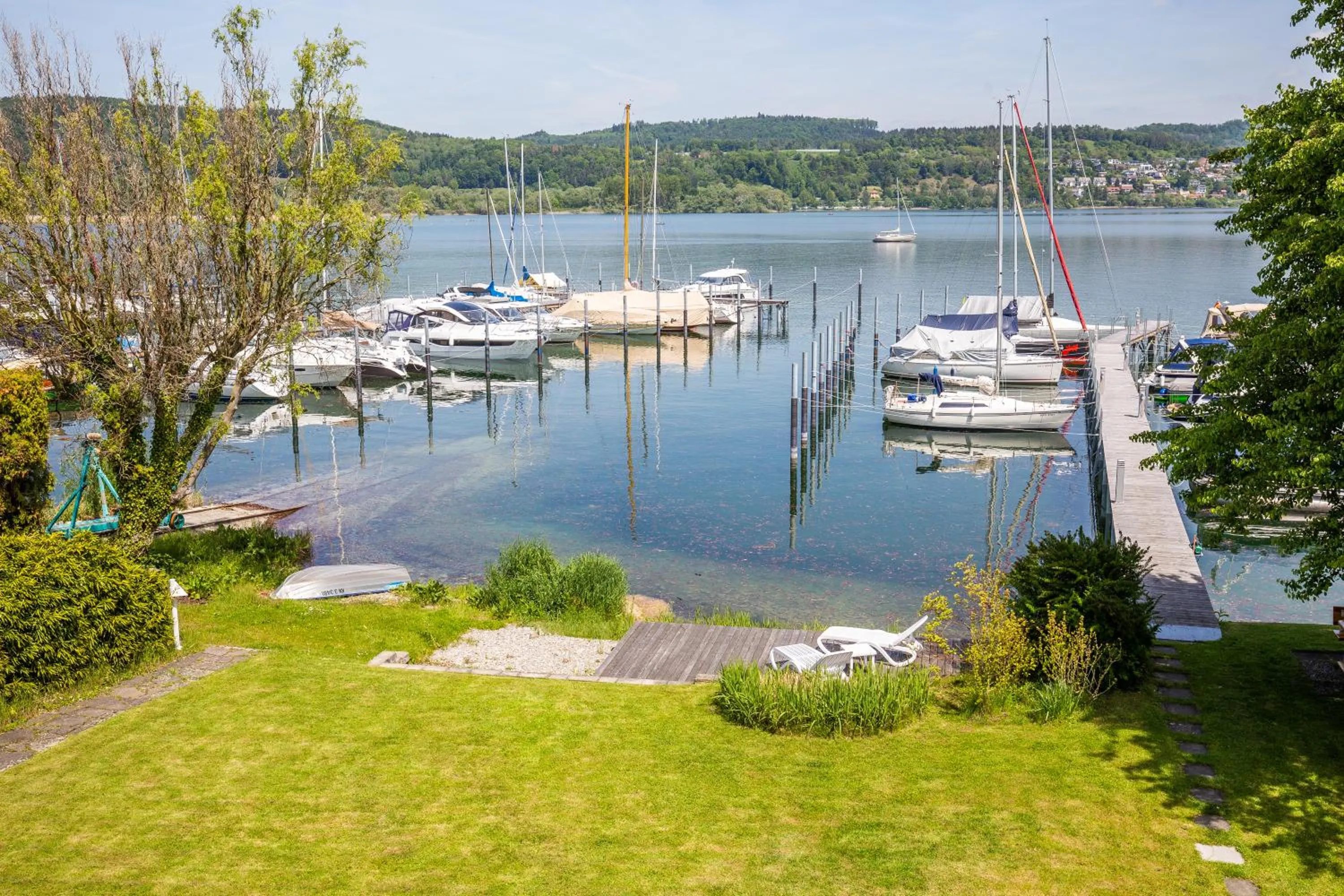 Lake view in Hotel Pension Café Hasler