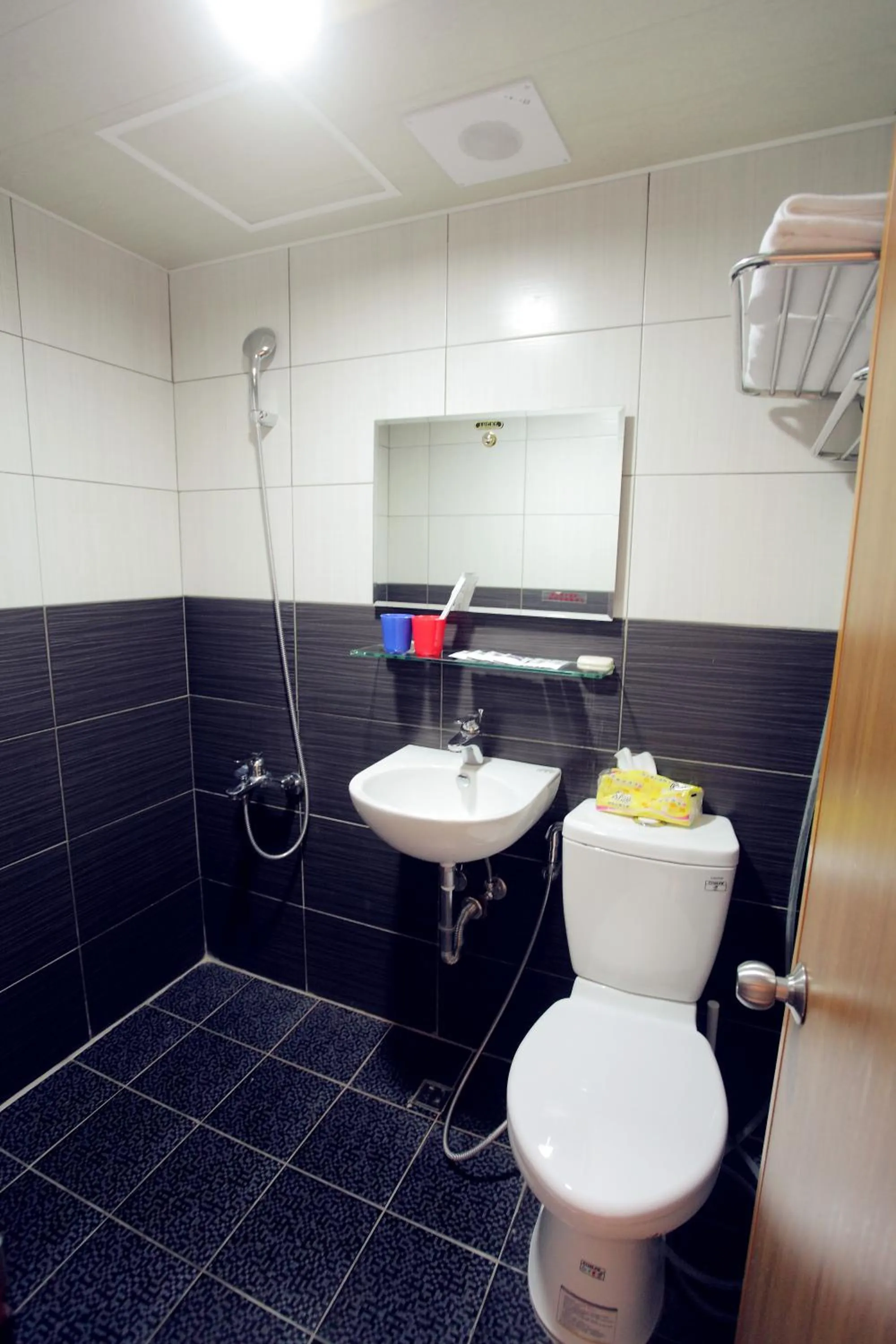 Shower in FUNDI Hotel