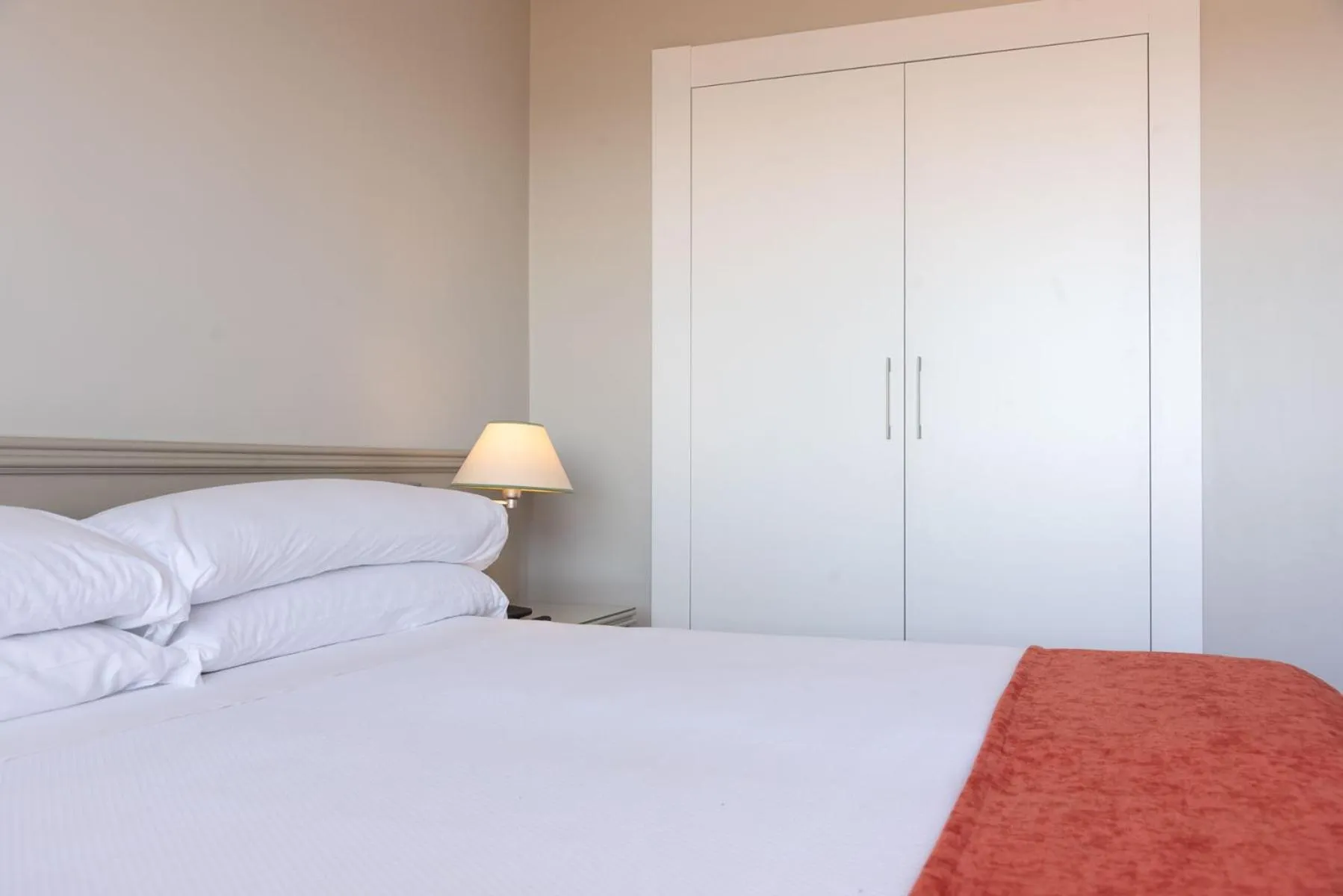 Photo of the whole room, Bed in Pato Rojo