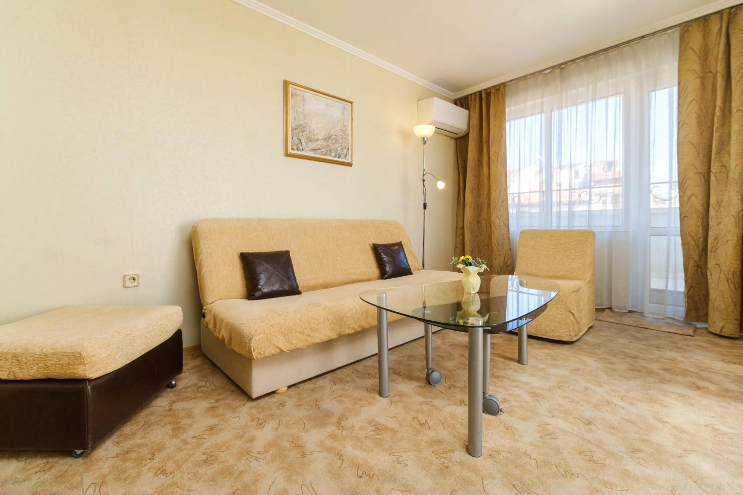 Living room in Noviz Hotel