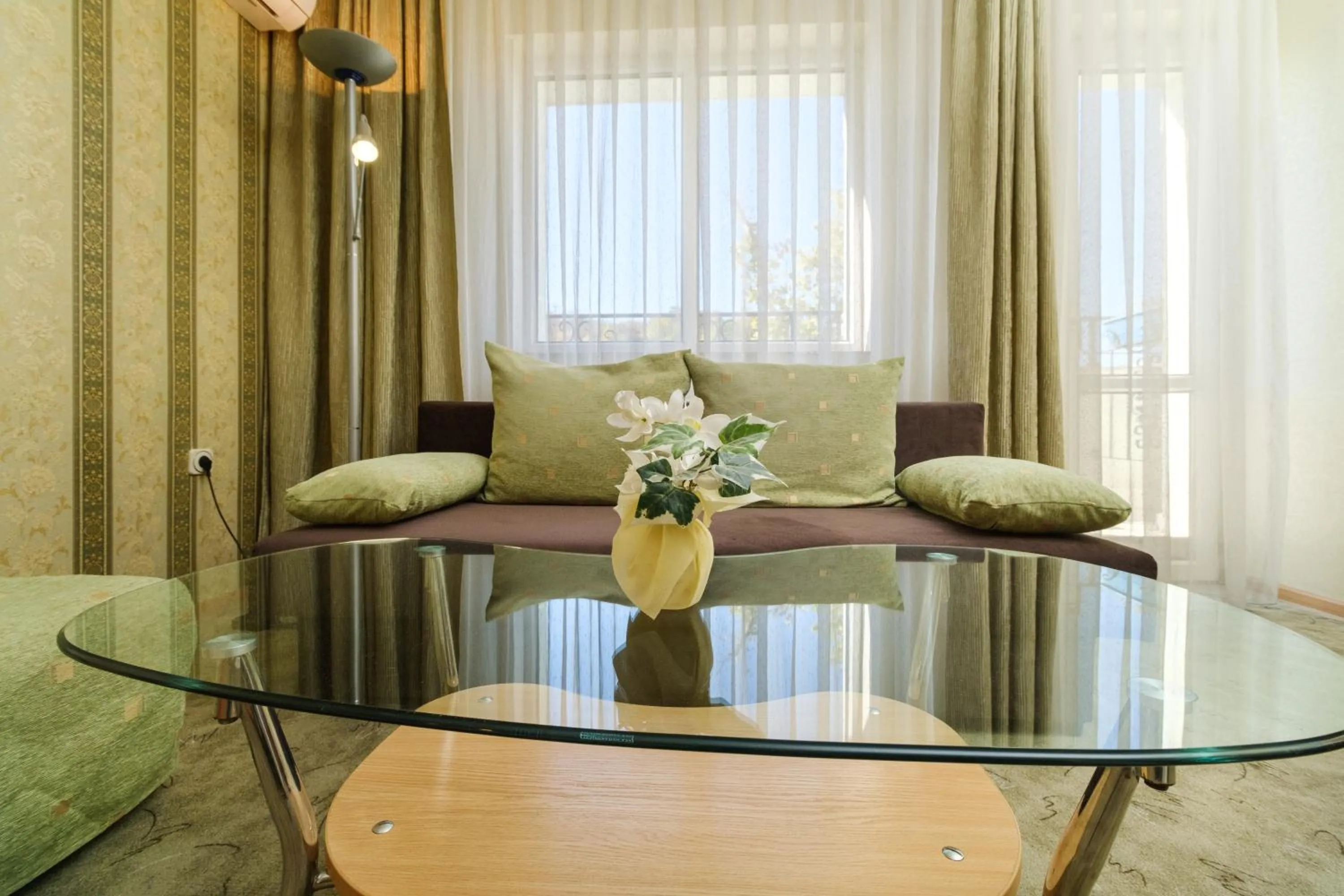 Living room in Noviz Hotel