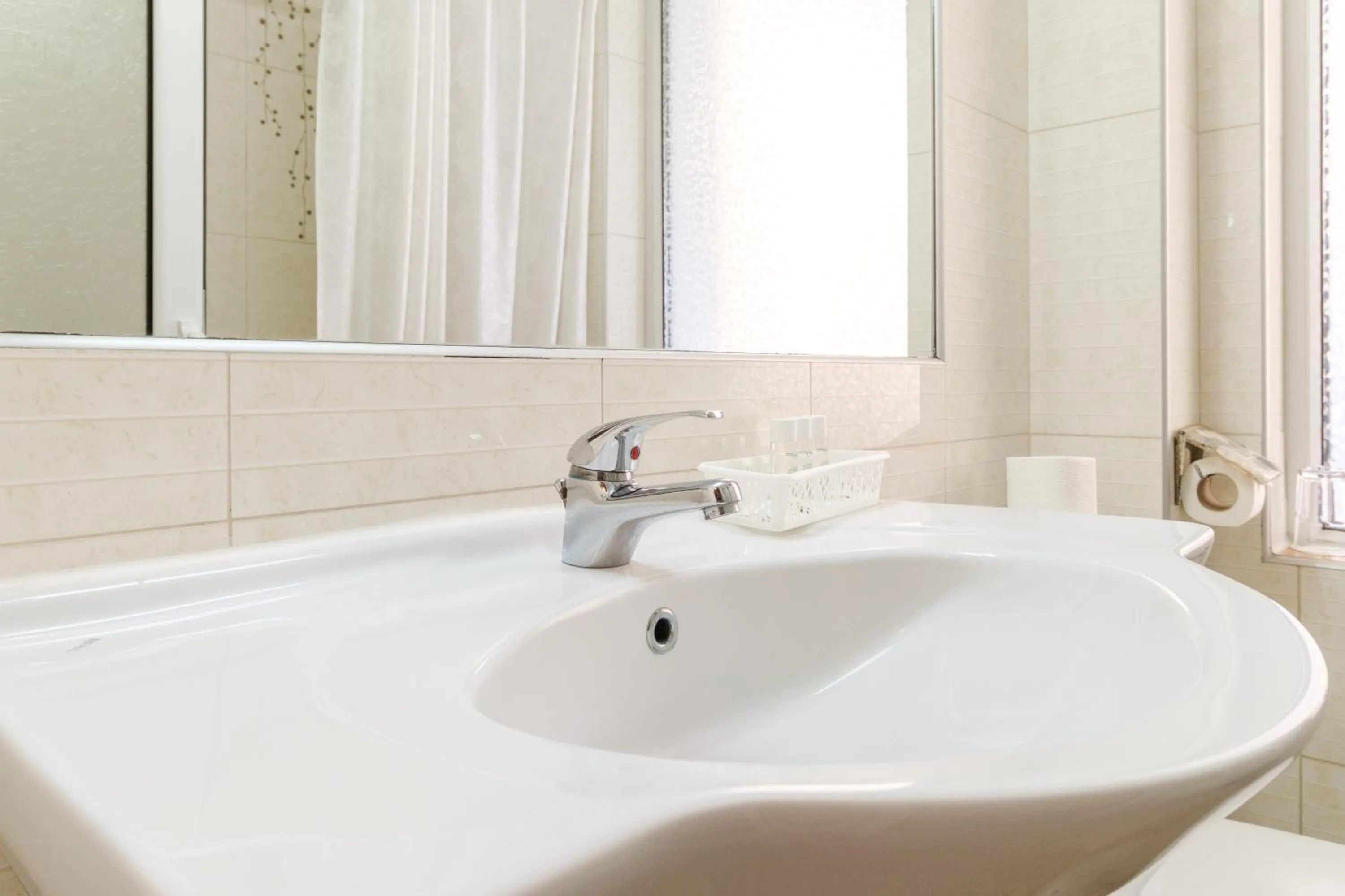 Toilet in Noviz Hotel