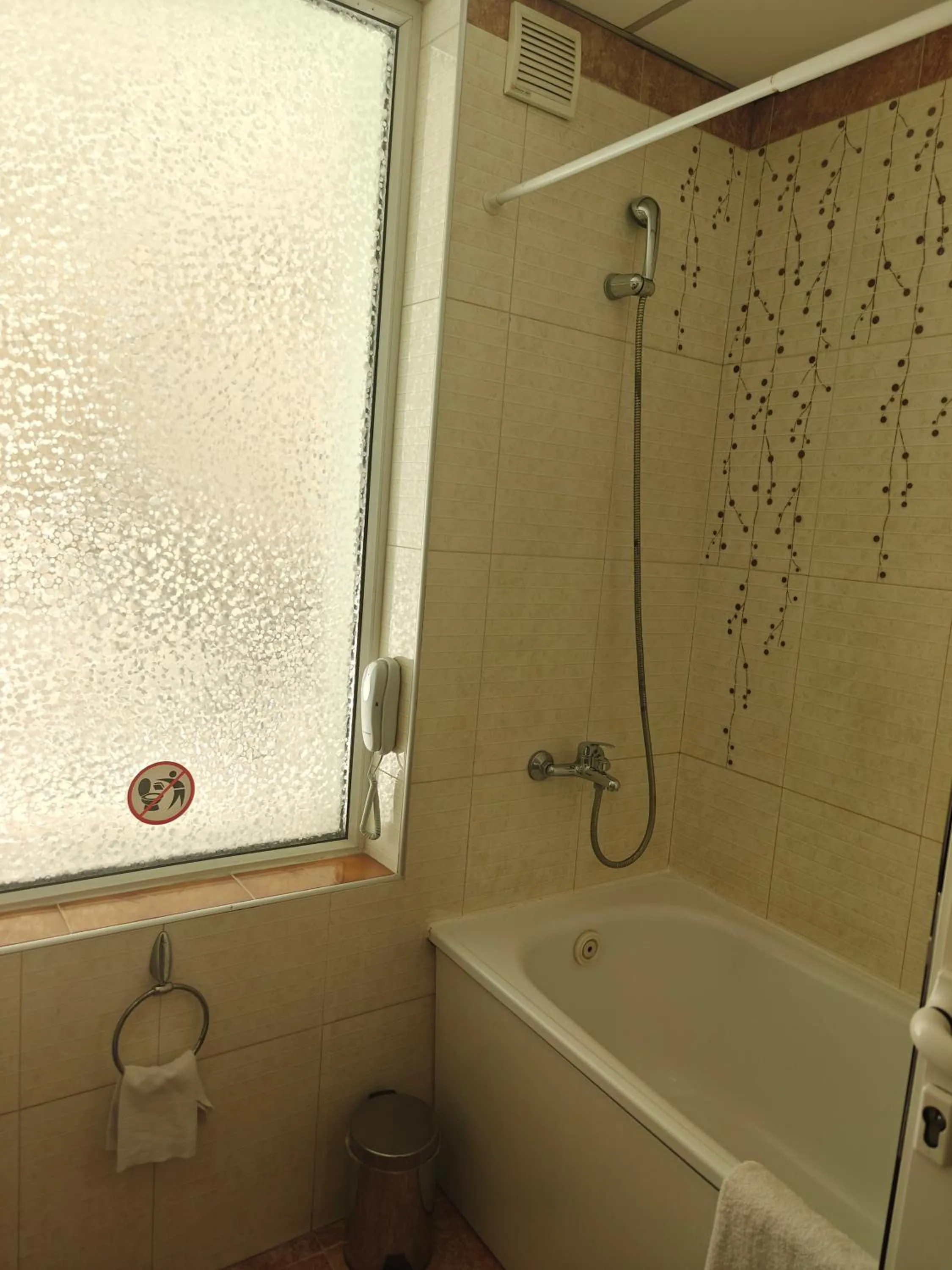 Bathroom in Noviz Hotel