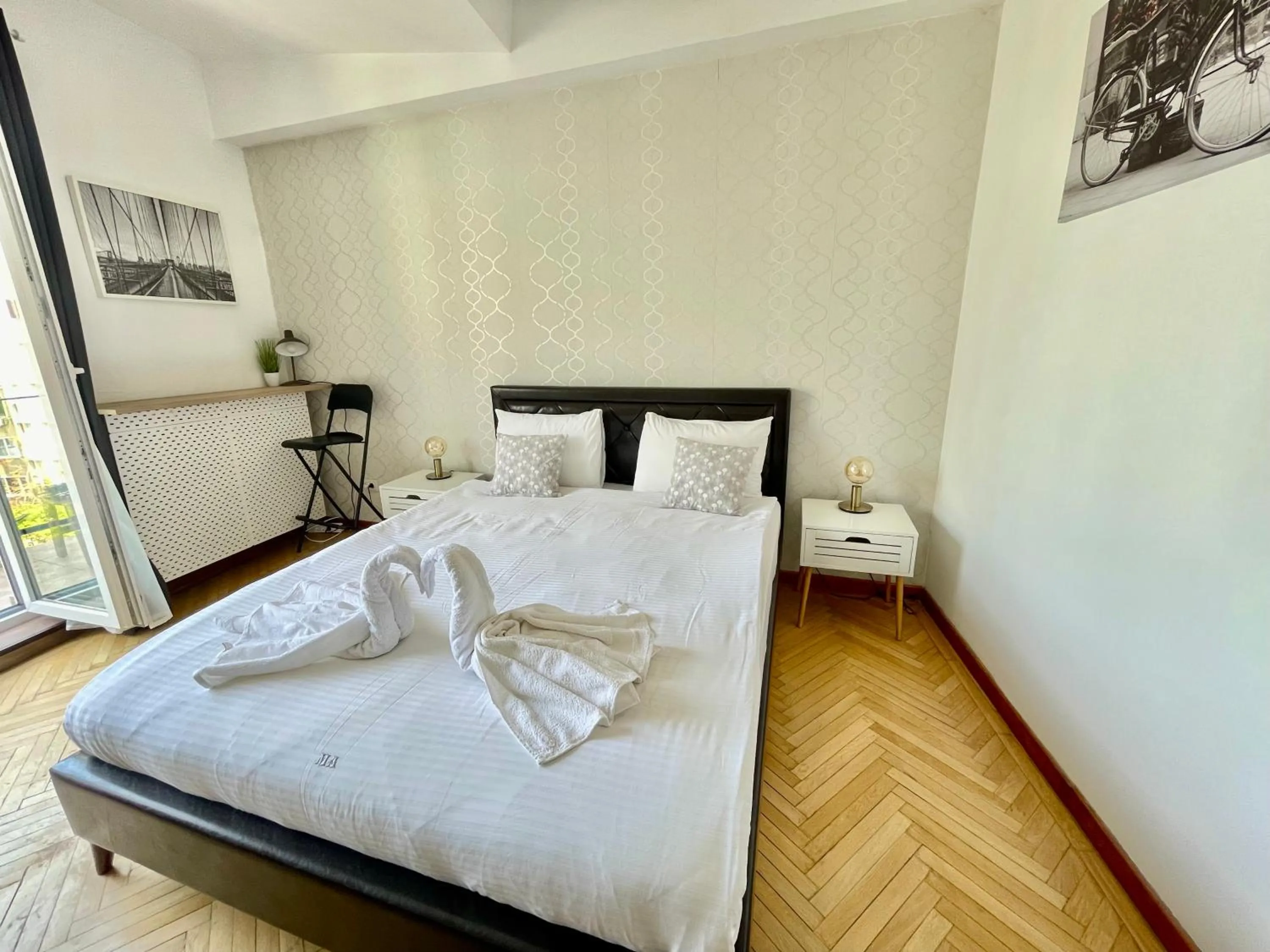 Bed in Metropole Apartments - Old City