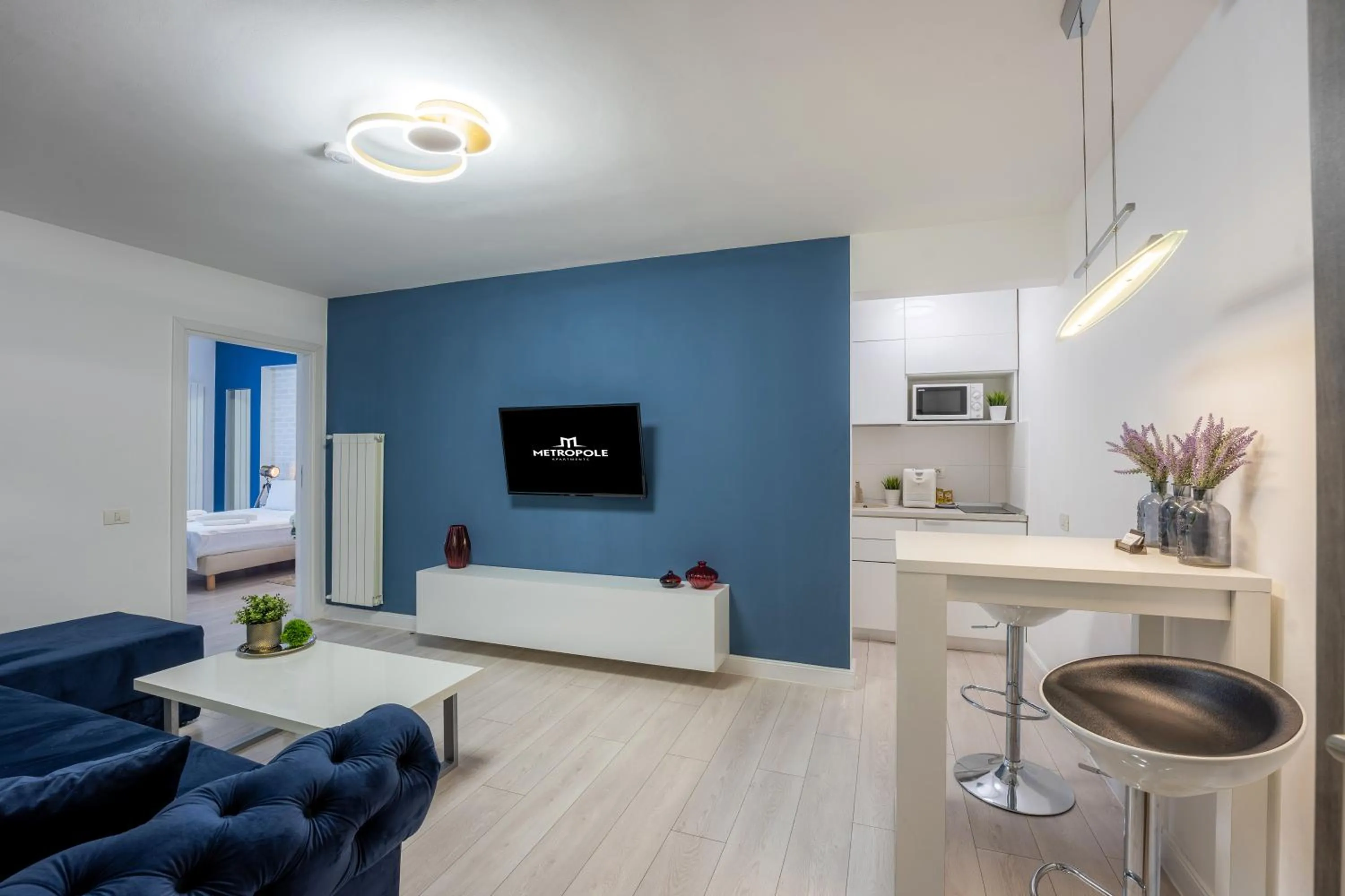 TV and multimedia in Metropole Apartments - Old City