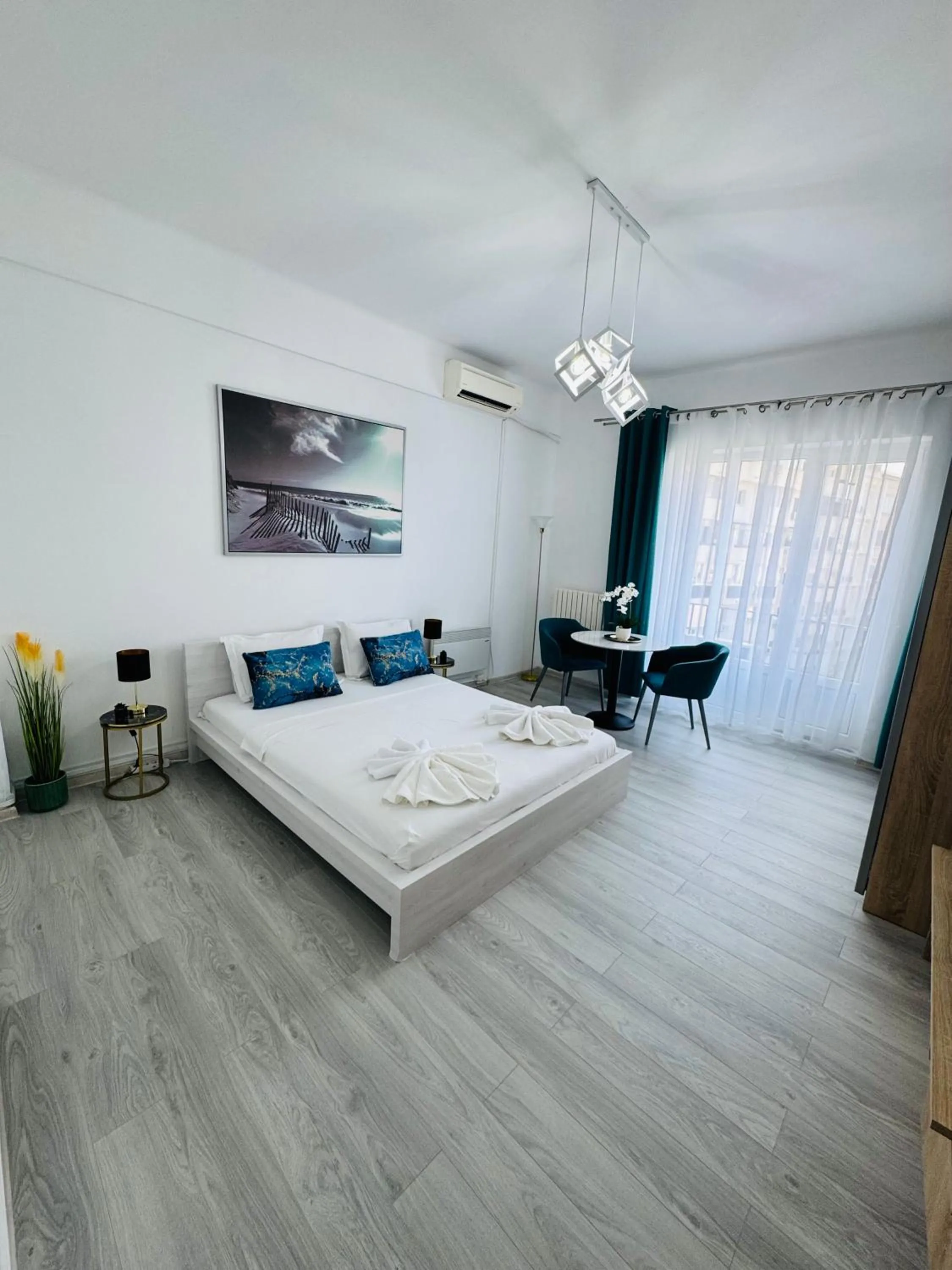 Photo of the whole room, Bed in Metropole Apartments - Old City