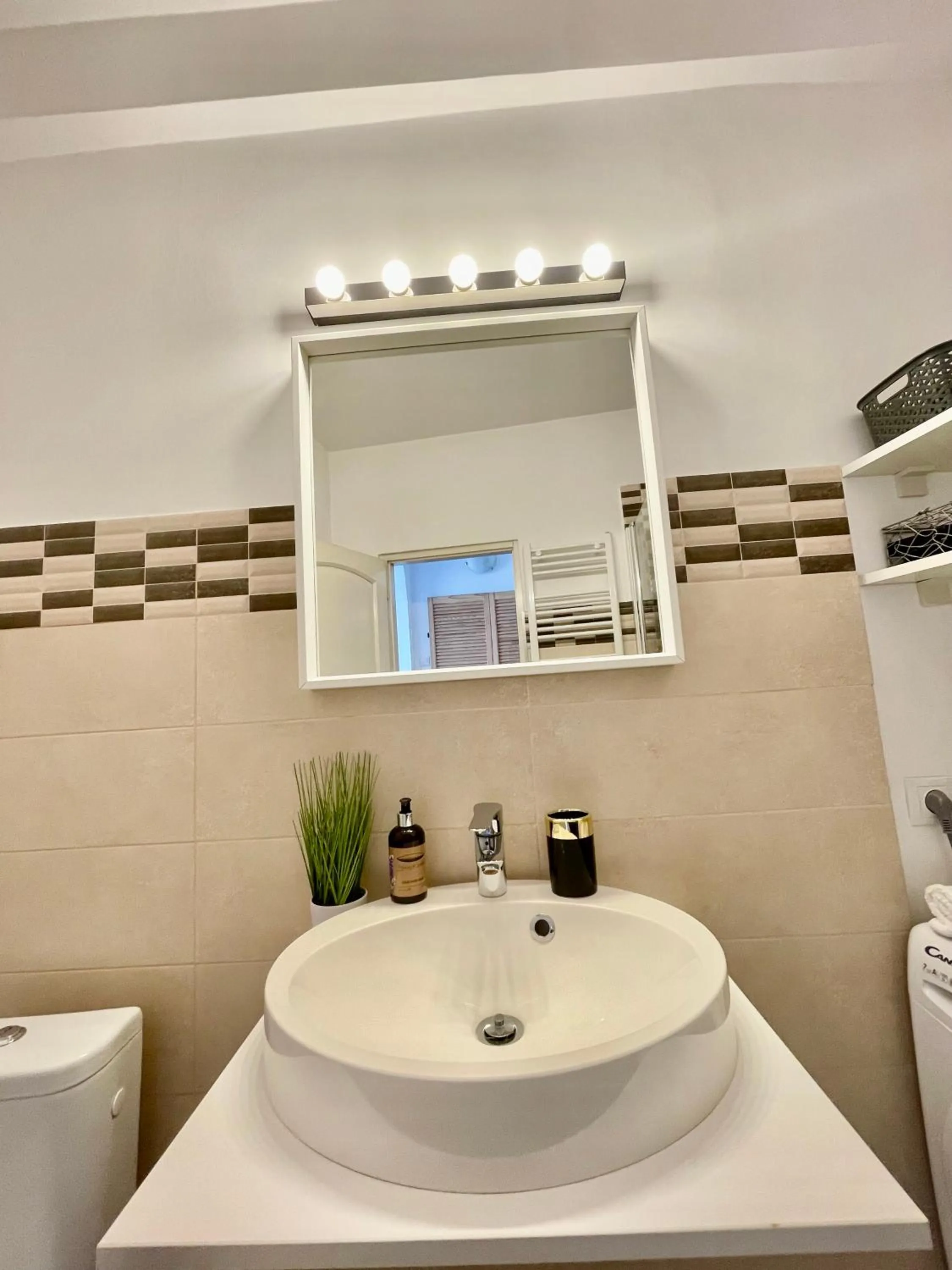 Bathroom in Metropole Apartments - Old City