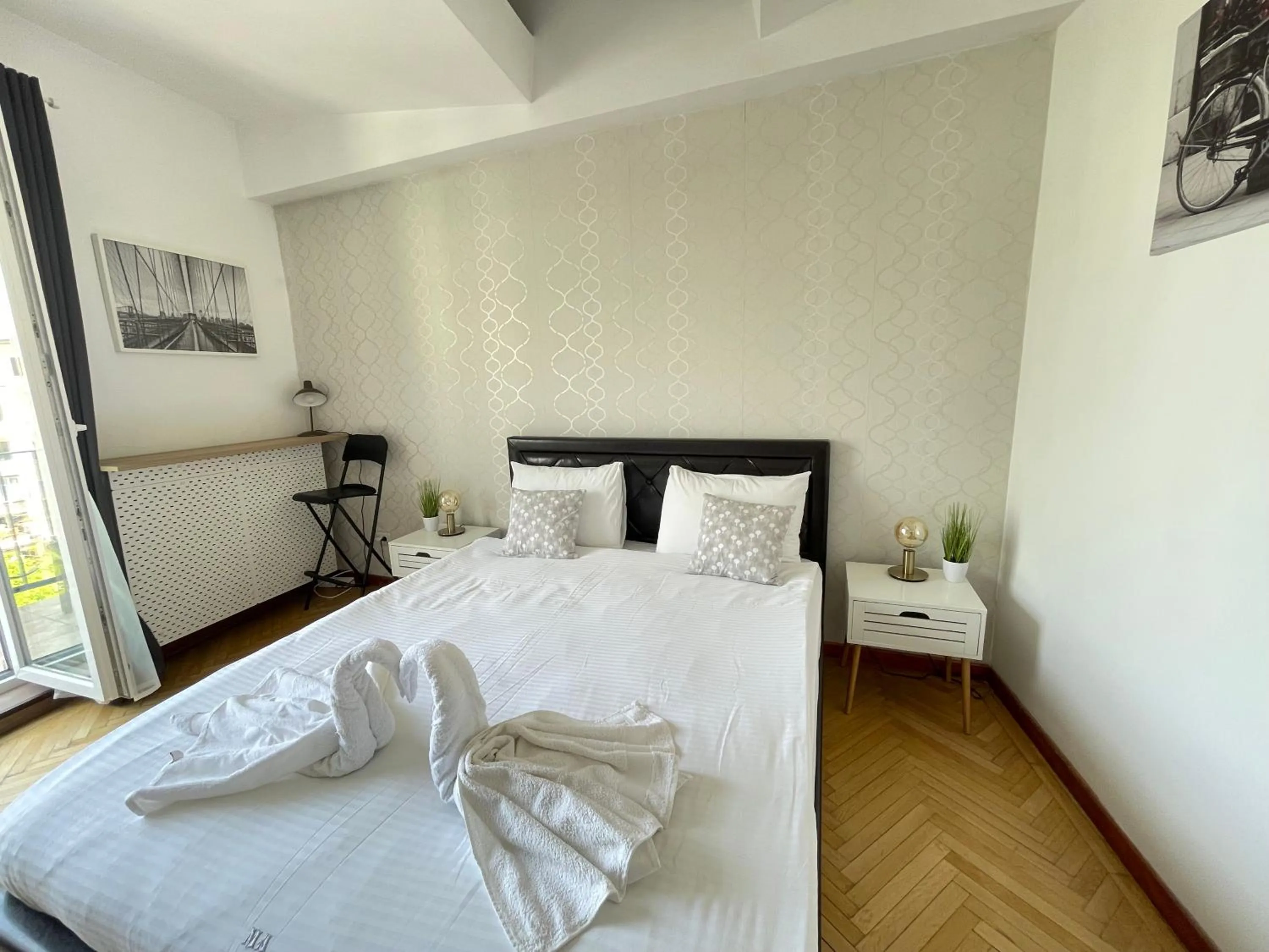 Bed in Metropole Apartments - Old City