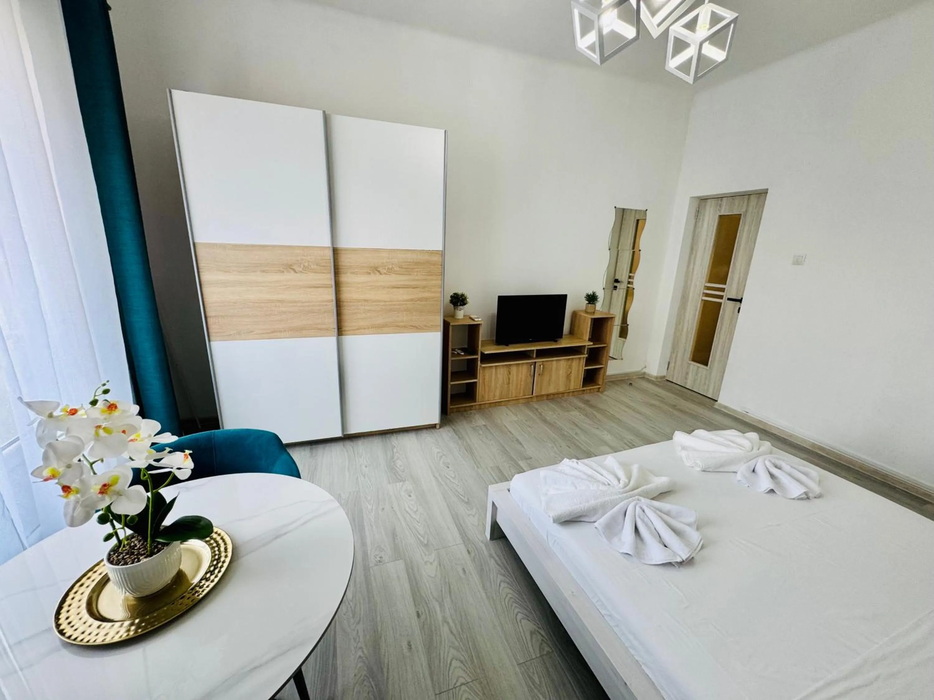 Decorative detail, Bed in Metropole Apartments - Old City