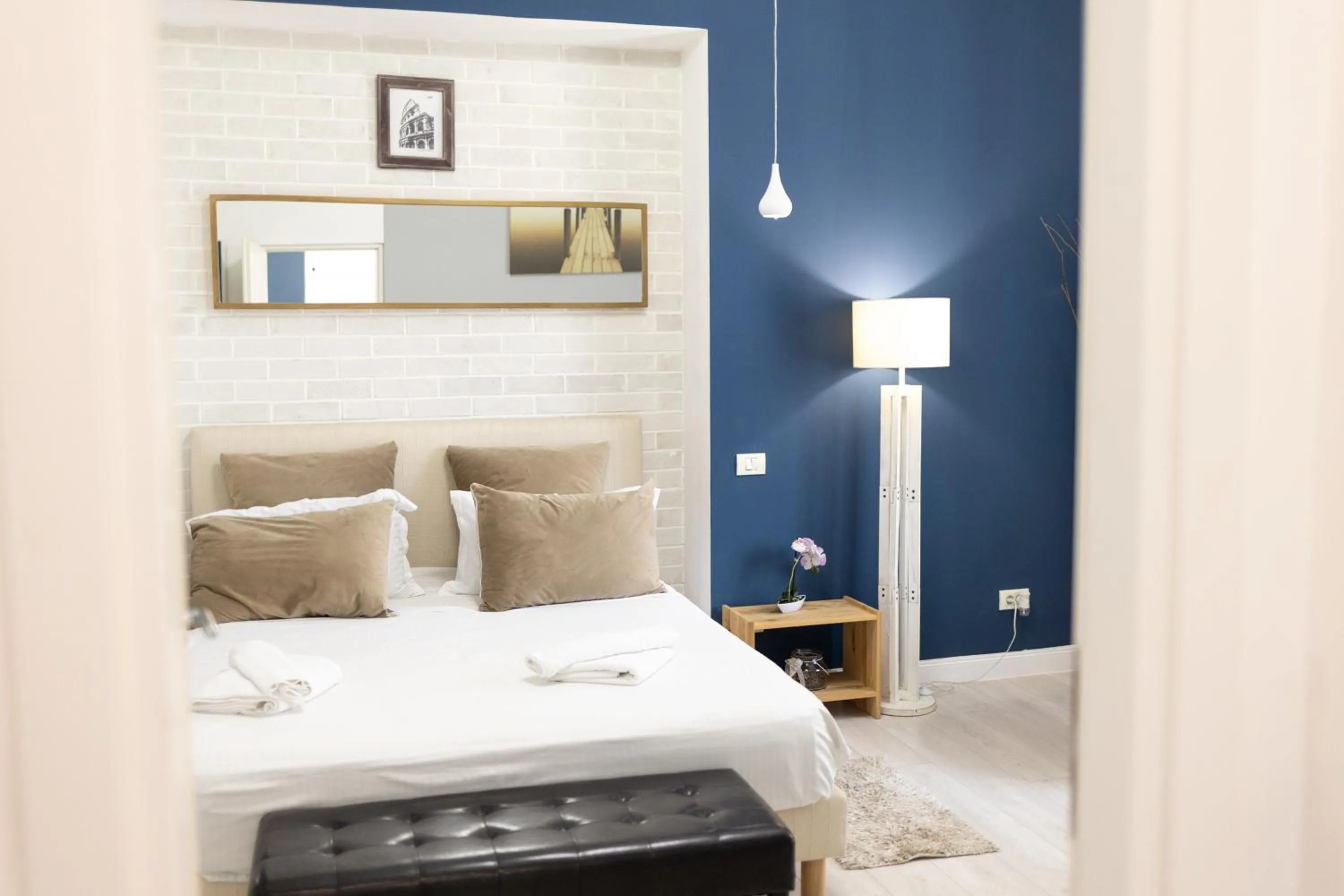 Photo of the whole room, Bed in Metropole Apartments - Old City