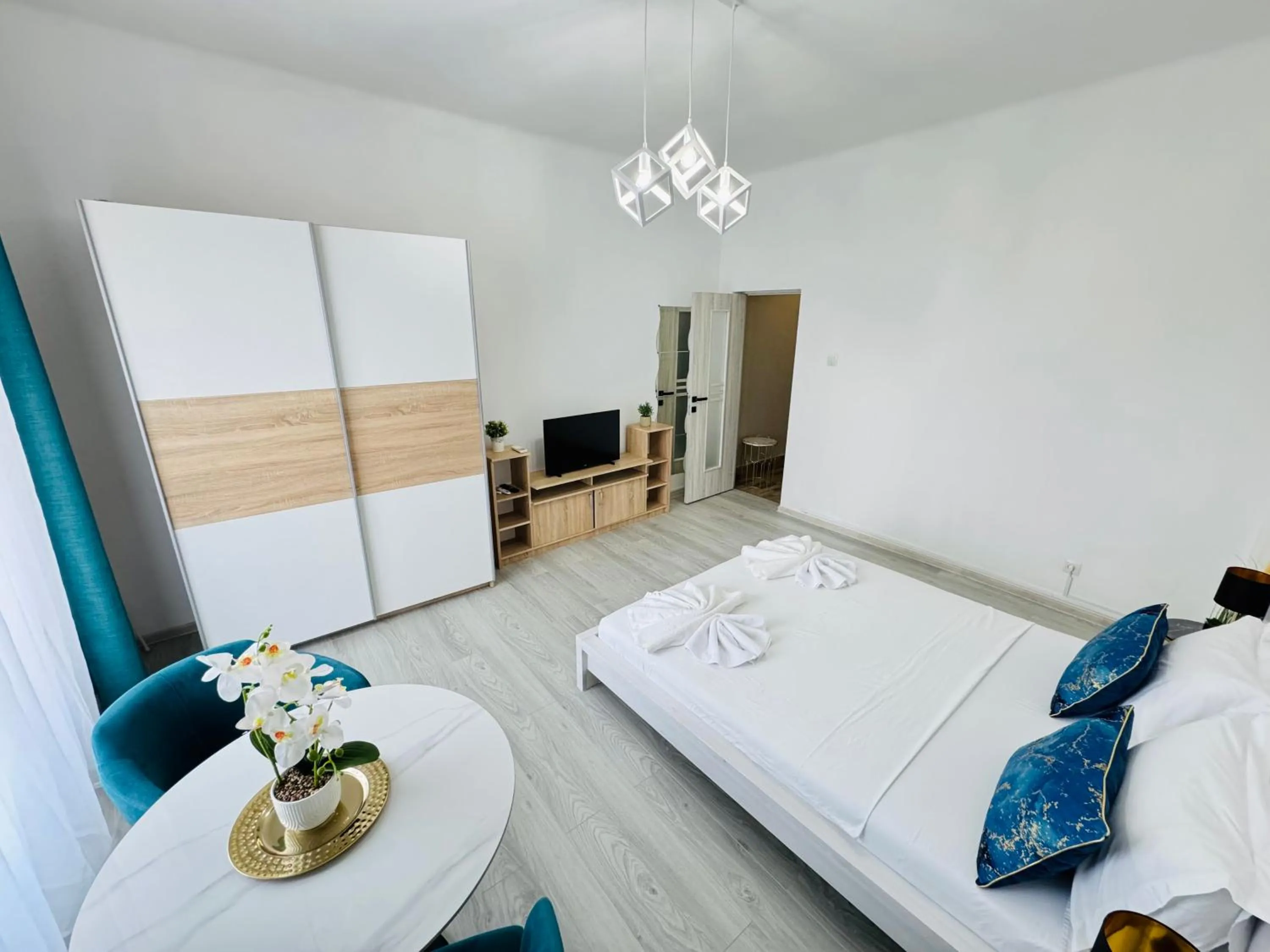 Bed in Metropole Apartments - Old City