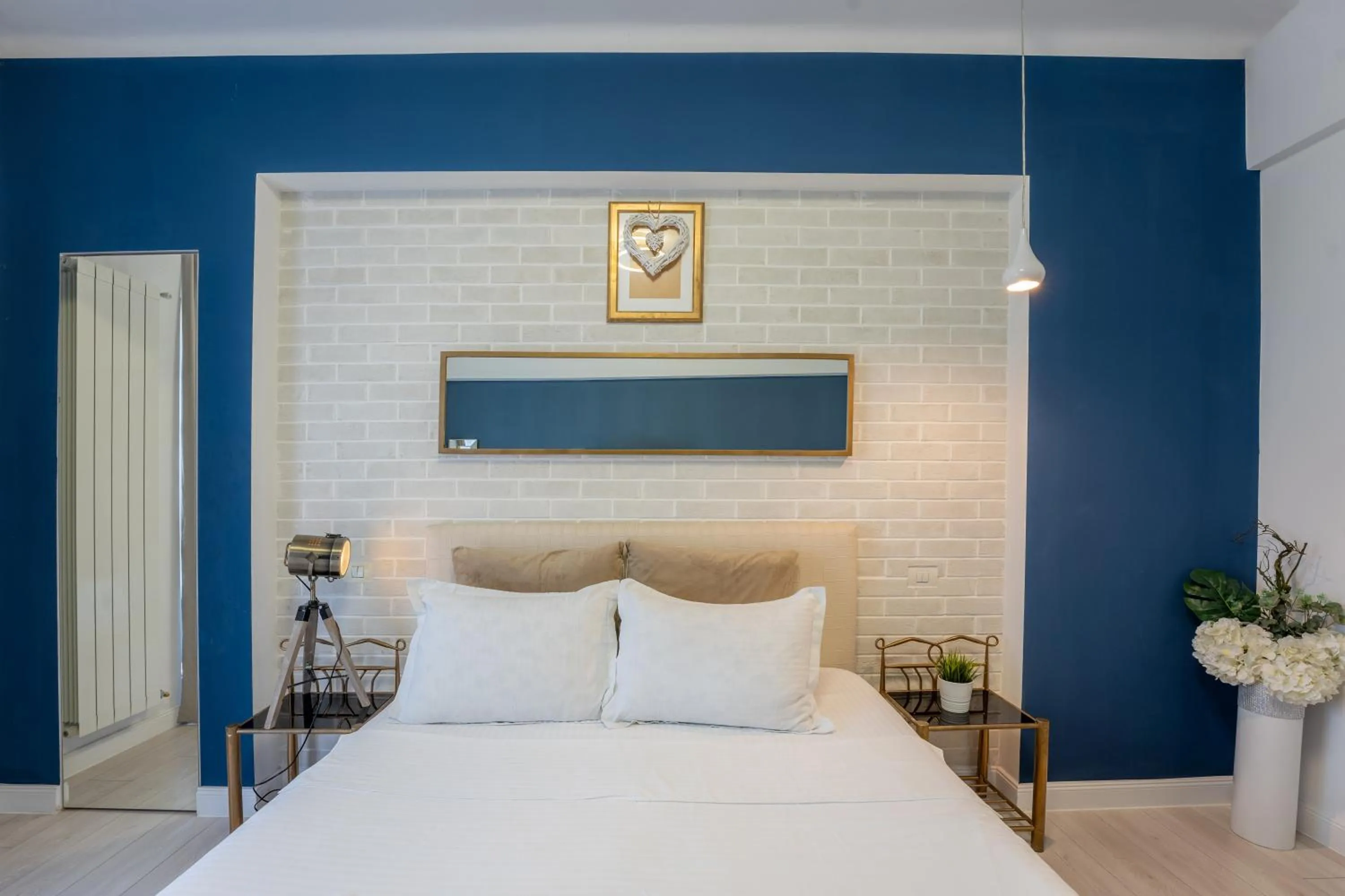 Bed in Metropole Apartments - Old City