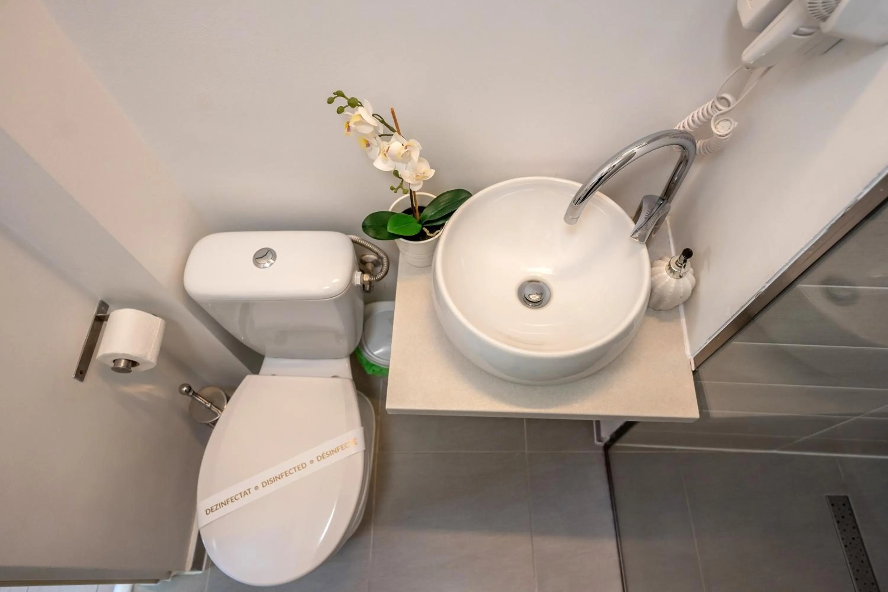 Bathroom in Metropole Apartments - Old City