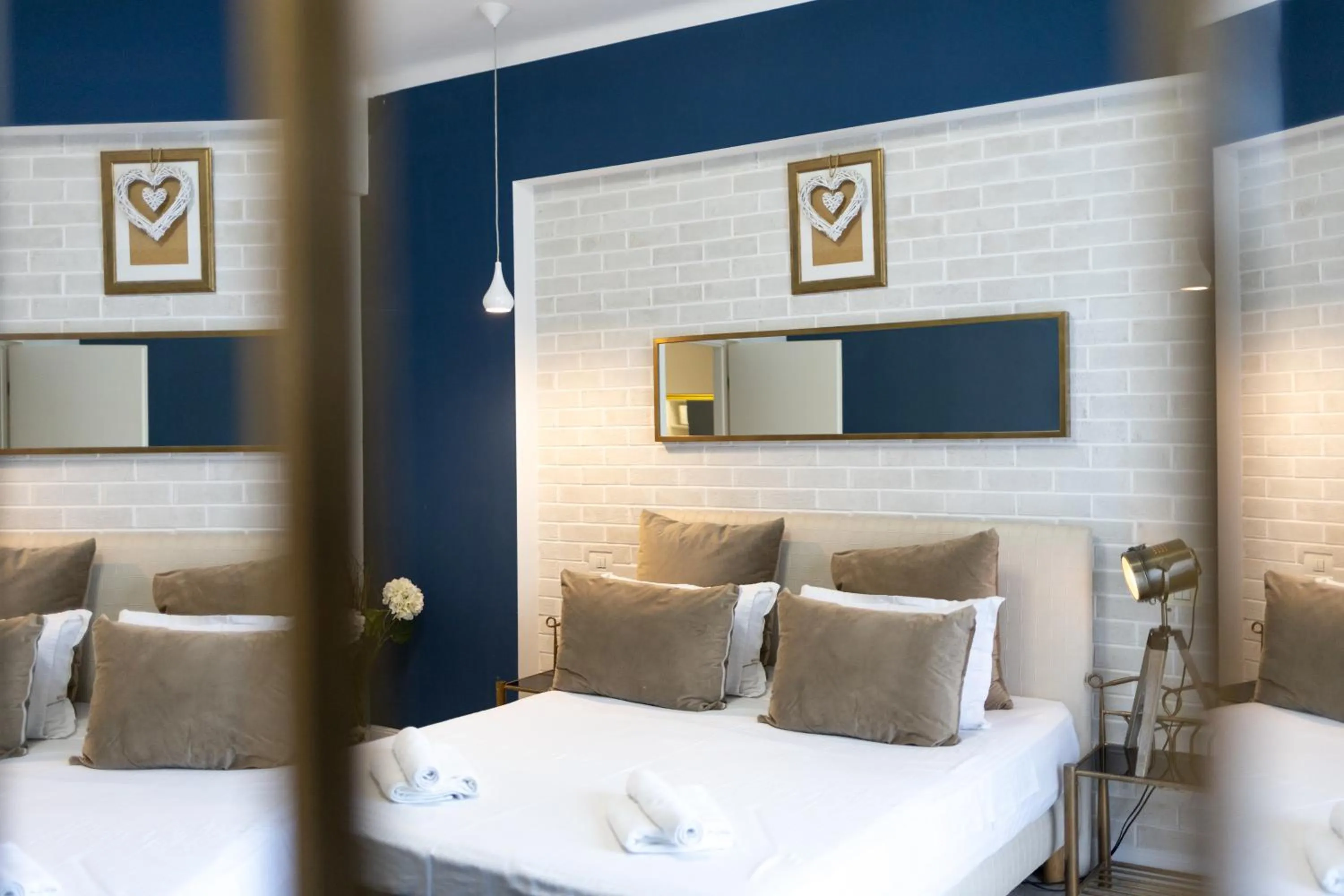 Photo of the whole room in Metropole Apartments - Old City