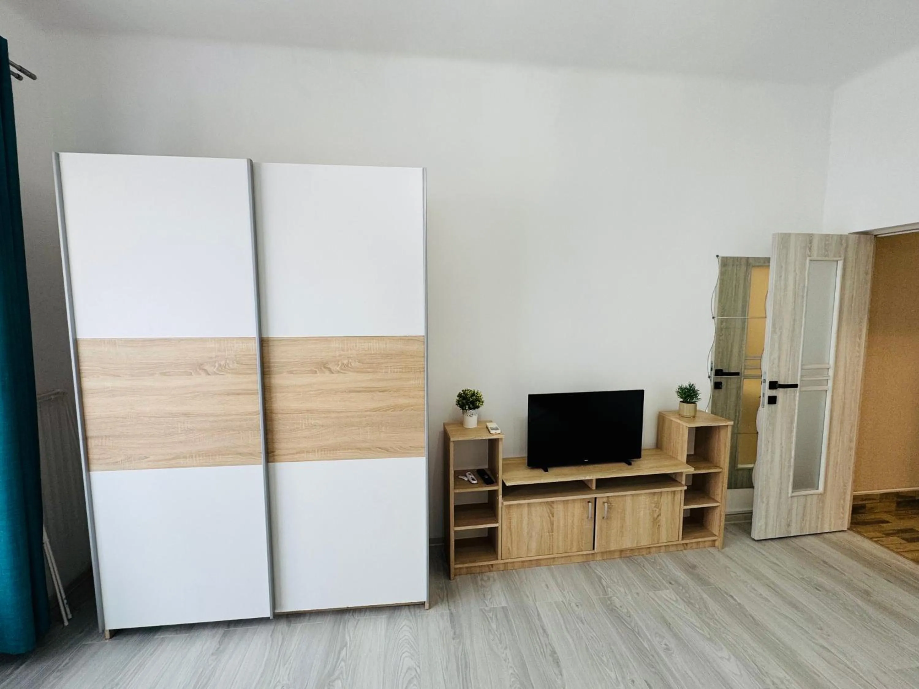 wardrobe in Metropole Apartments - Old City