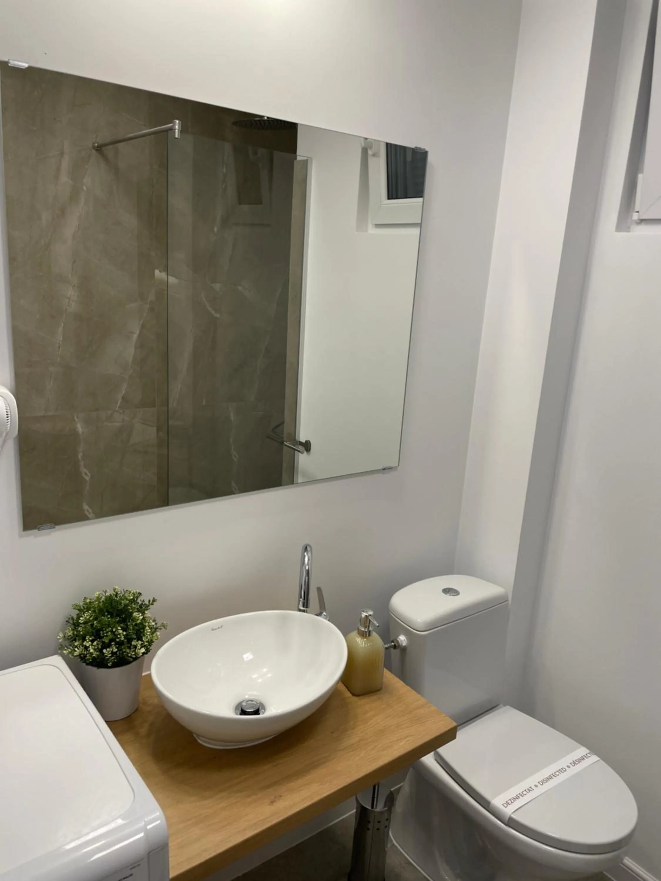 Bathroom in Metropole Apartments - Old City