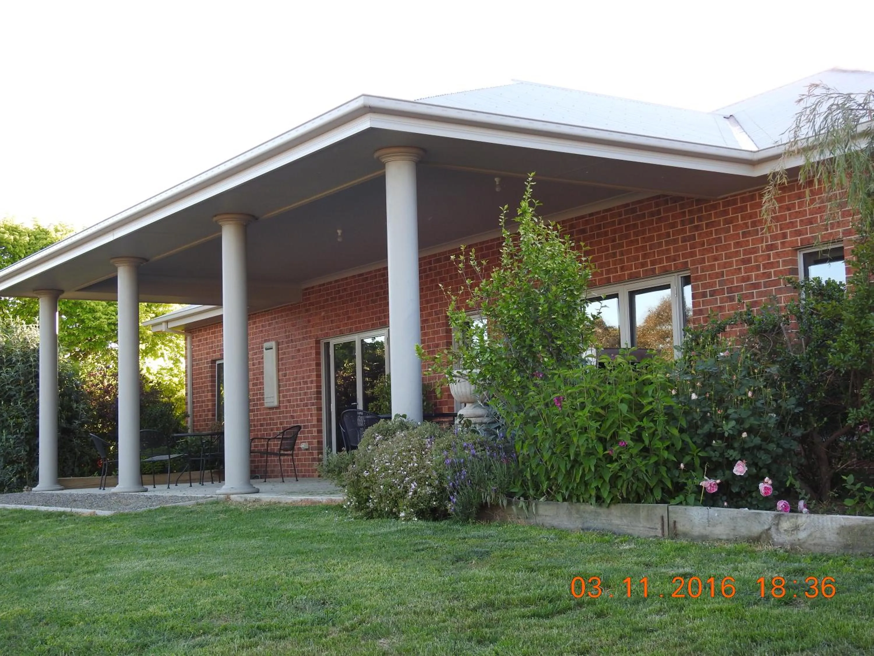 Facade/entrance in Barklysuites Apartments