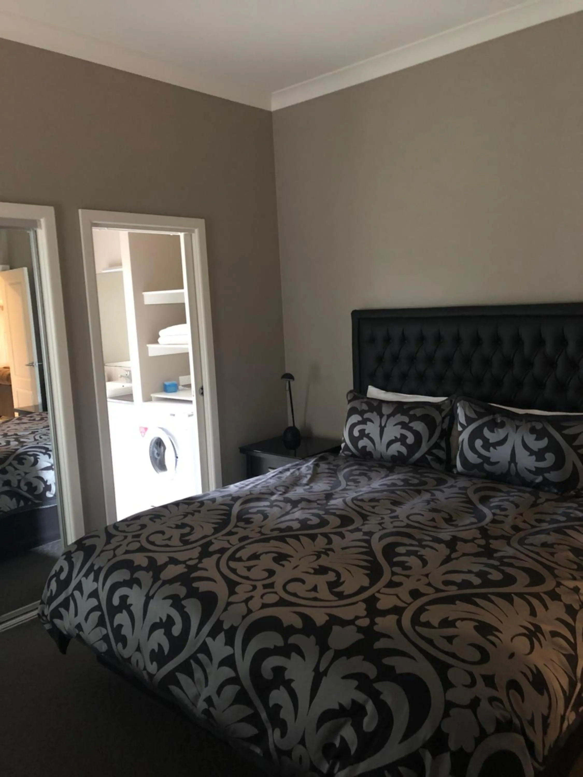 Bedroom, Bed in Barklysuites Apartments