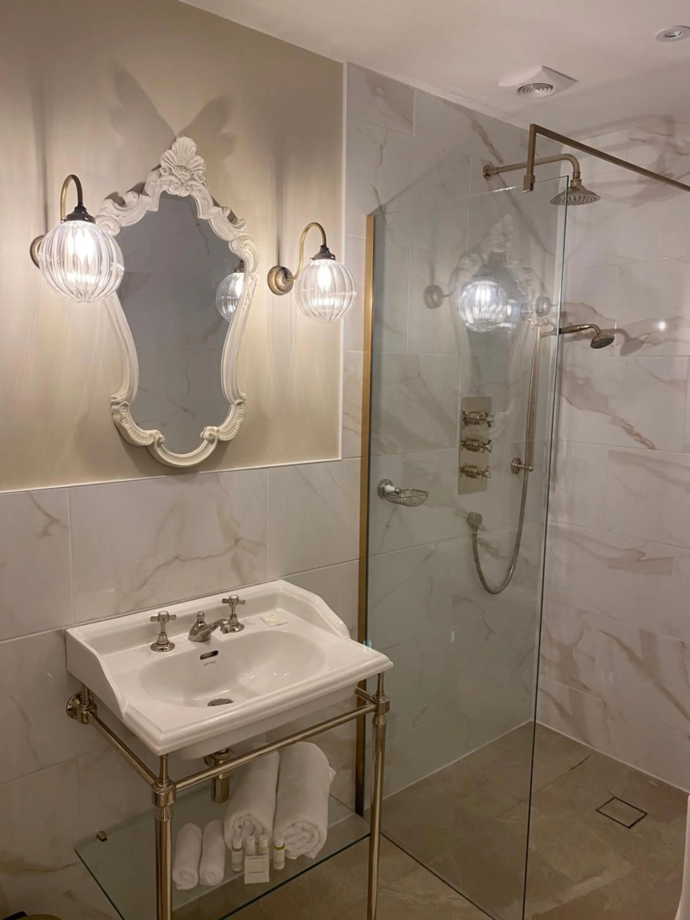 Bathroom in Abbey Green Farm