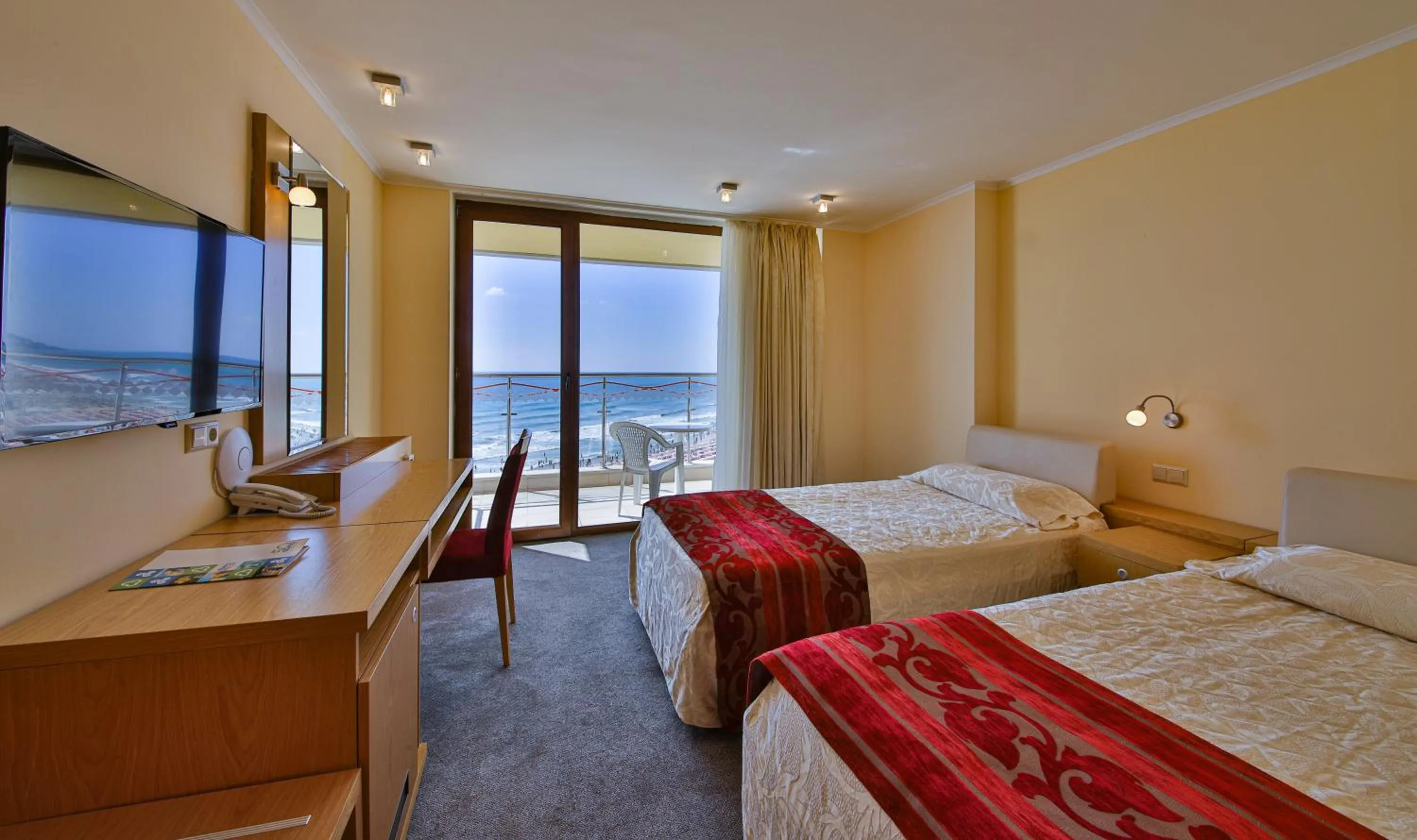 Bedroom, Bed in Kaliakra Beach Hotel - Ultra All Inclusive