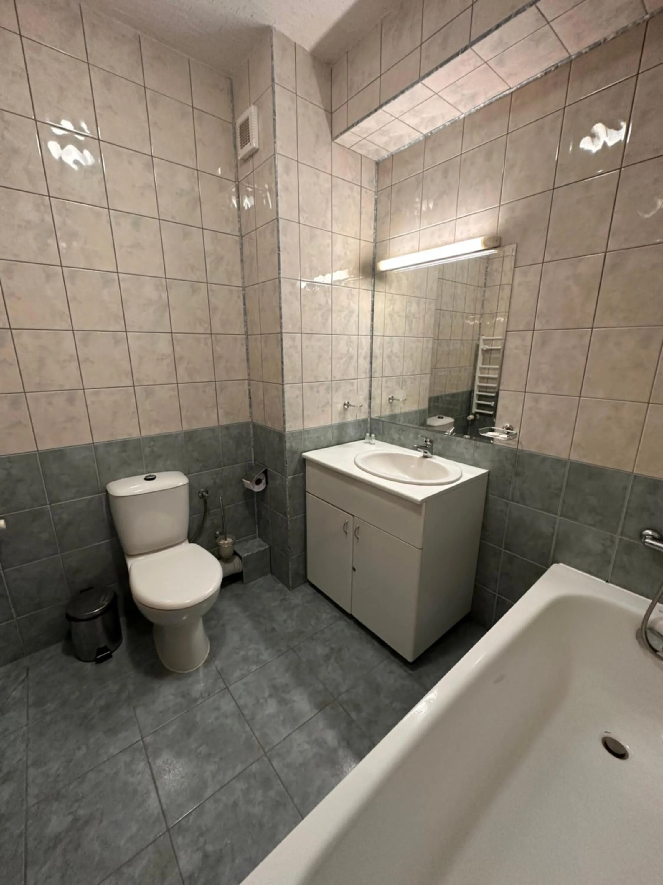 PM Services Flora Apartments