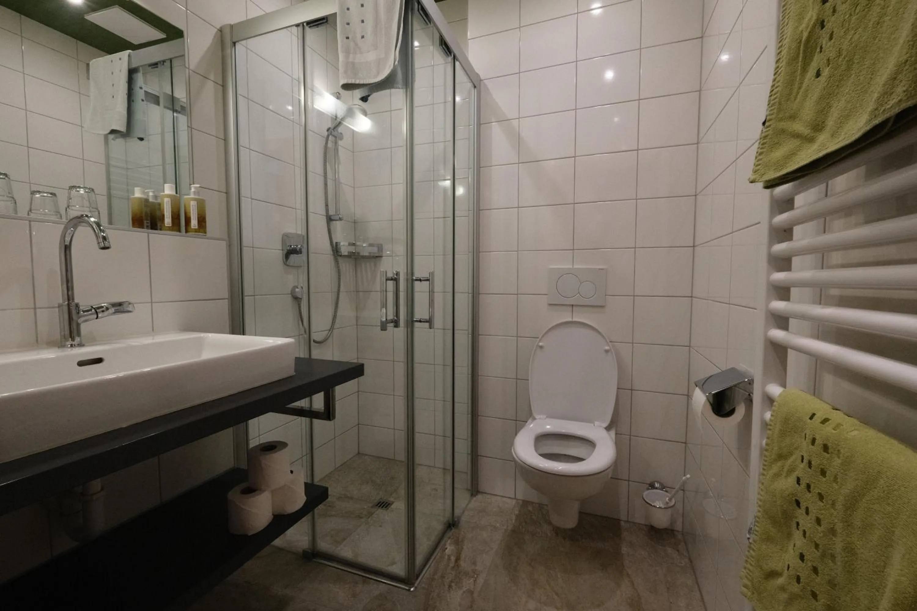 Bathroom in SeeHotel & SeeApartments Kärntnerhof- direkt am See!