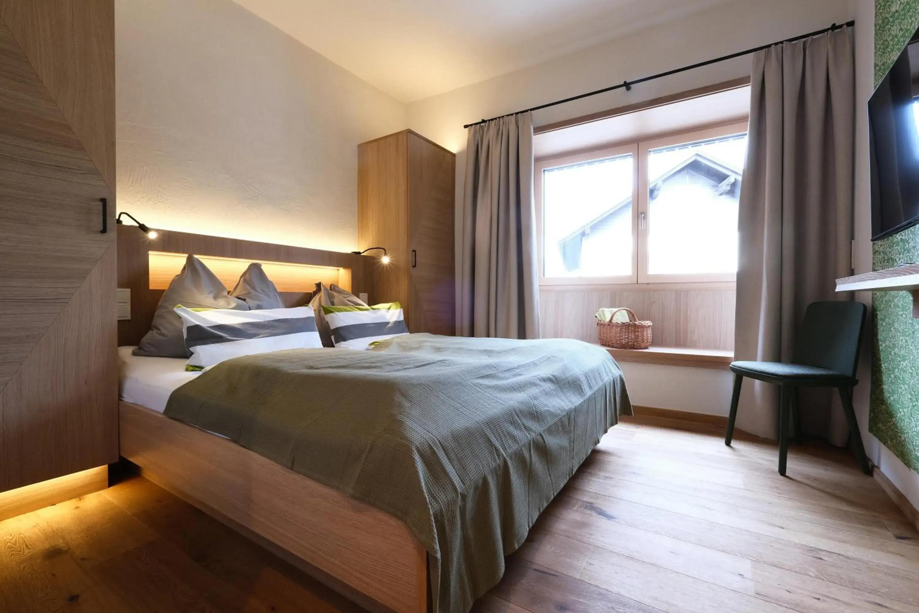 Superior Double Room in SeeHotel & SeeApartments Kärntnerhof- direkt am See! Superior Double Room in SeeHotel & SeeApartments Kärntnerhof- direkt am See!