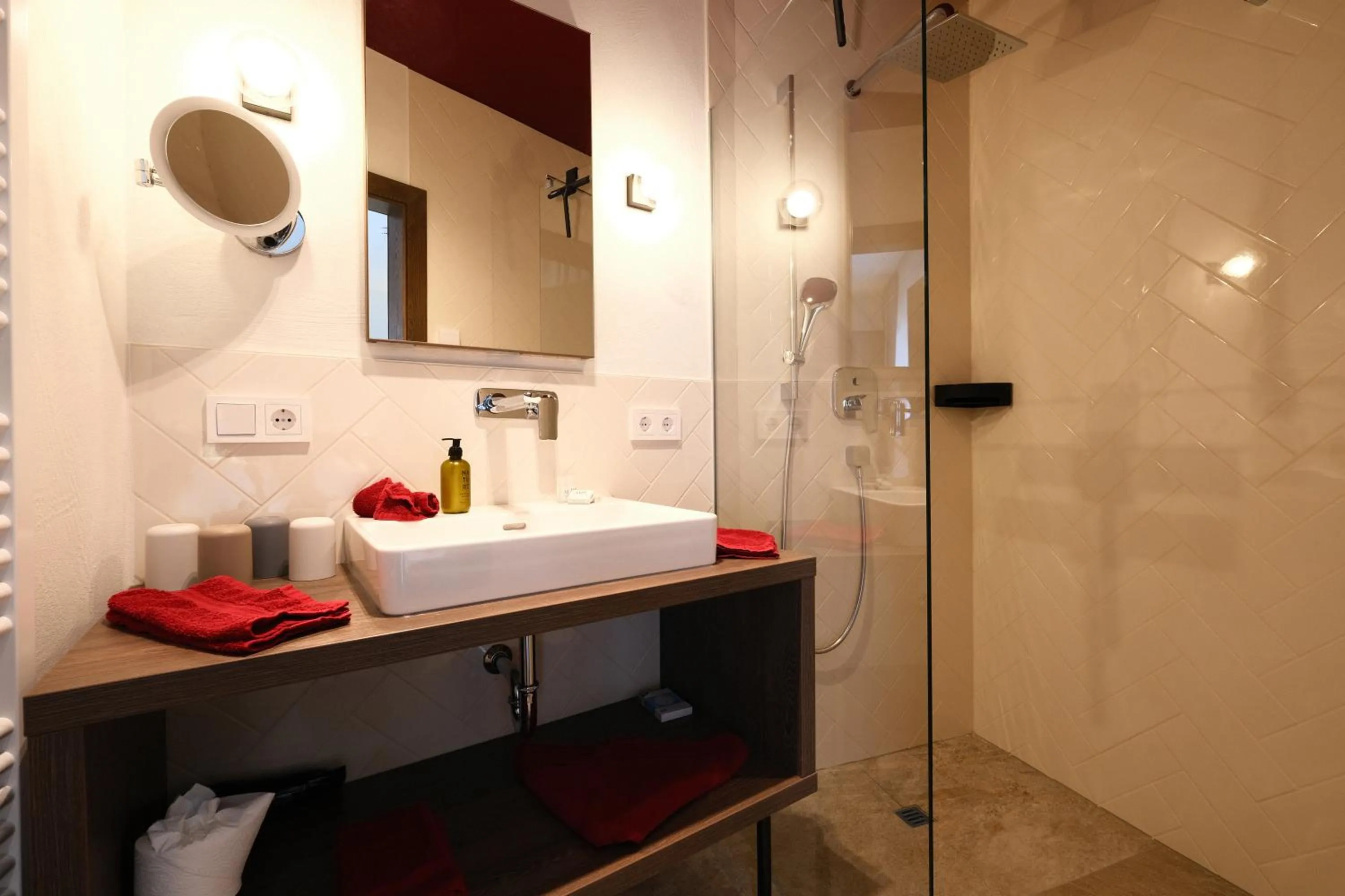 Bathroom in SeeHotel & SeeApartments Kärntnerhof- direkt am See!