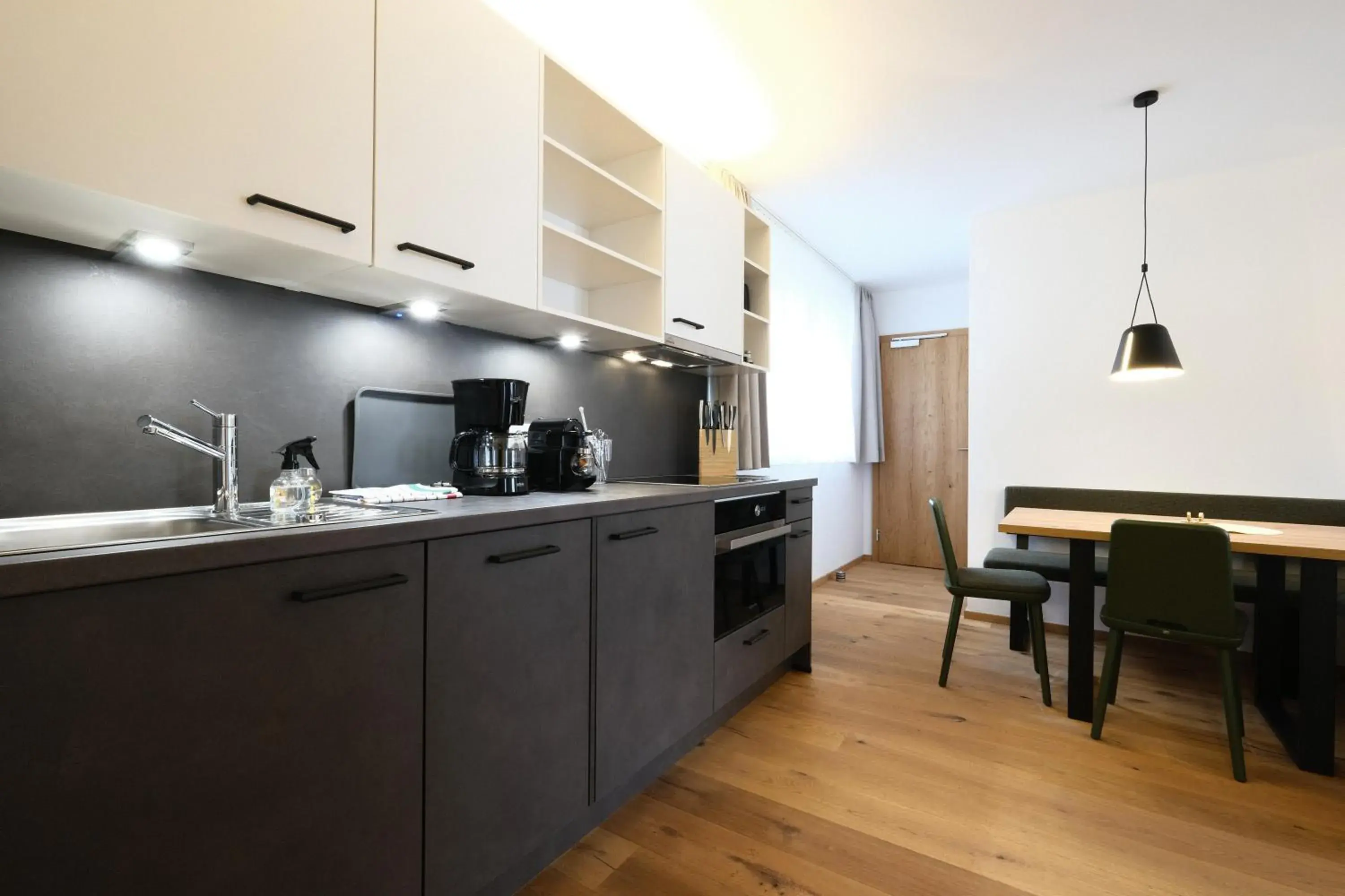 Superior Apartment in SeeHotel & SeeApartments Kärntnerhof- direkt am See! Superior Apartment in SeeHotel & SeeApartments Kärntnerhof- direkt am See!