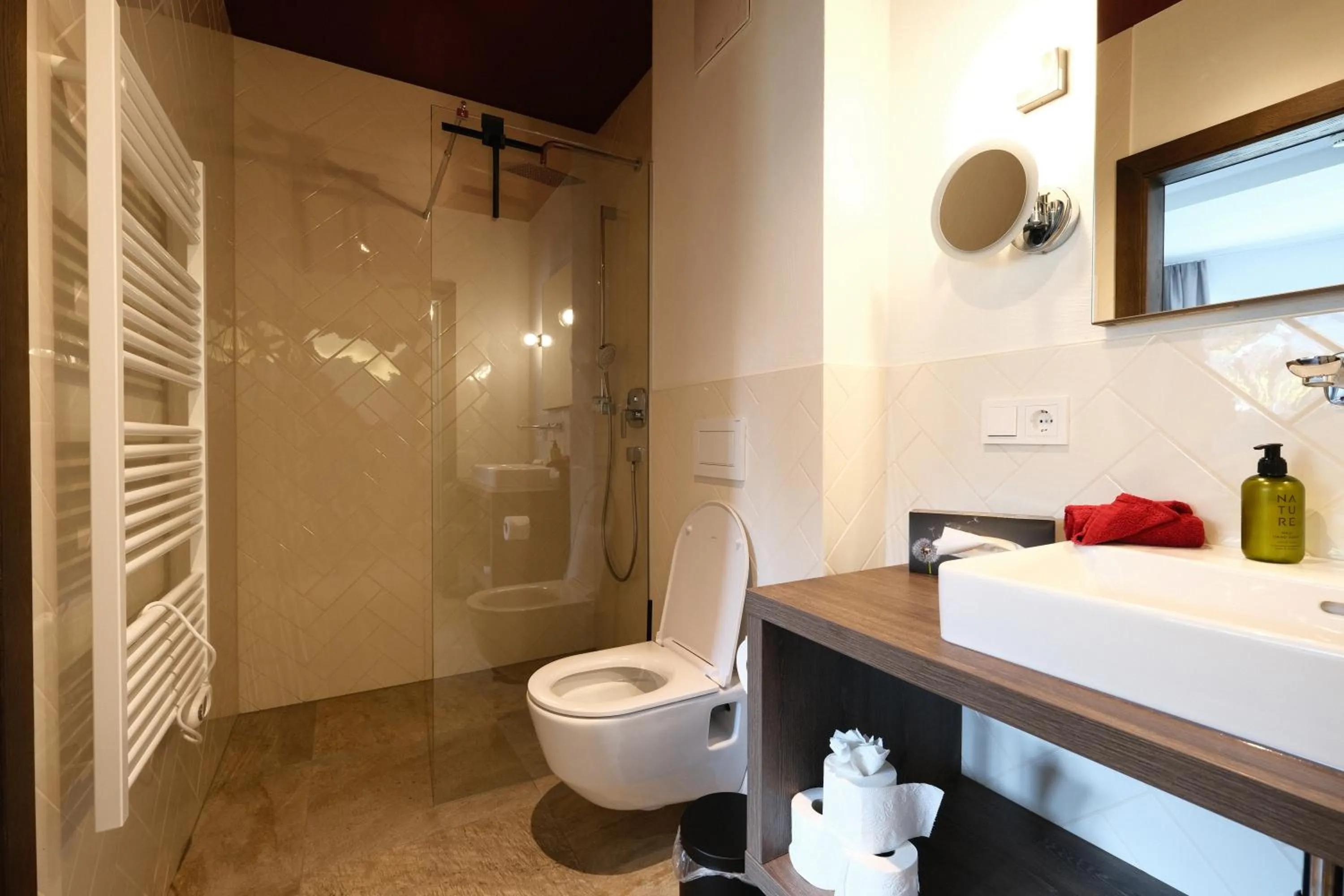 Bathroom in SeeHotel & SeeApartments Kärntnerhof- direkt am See!