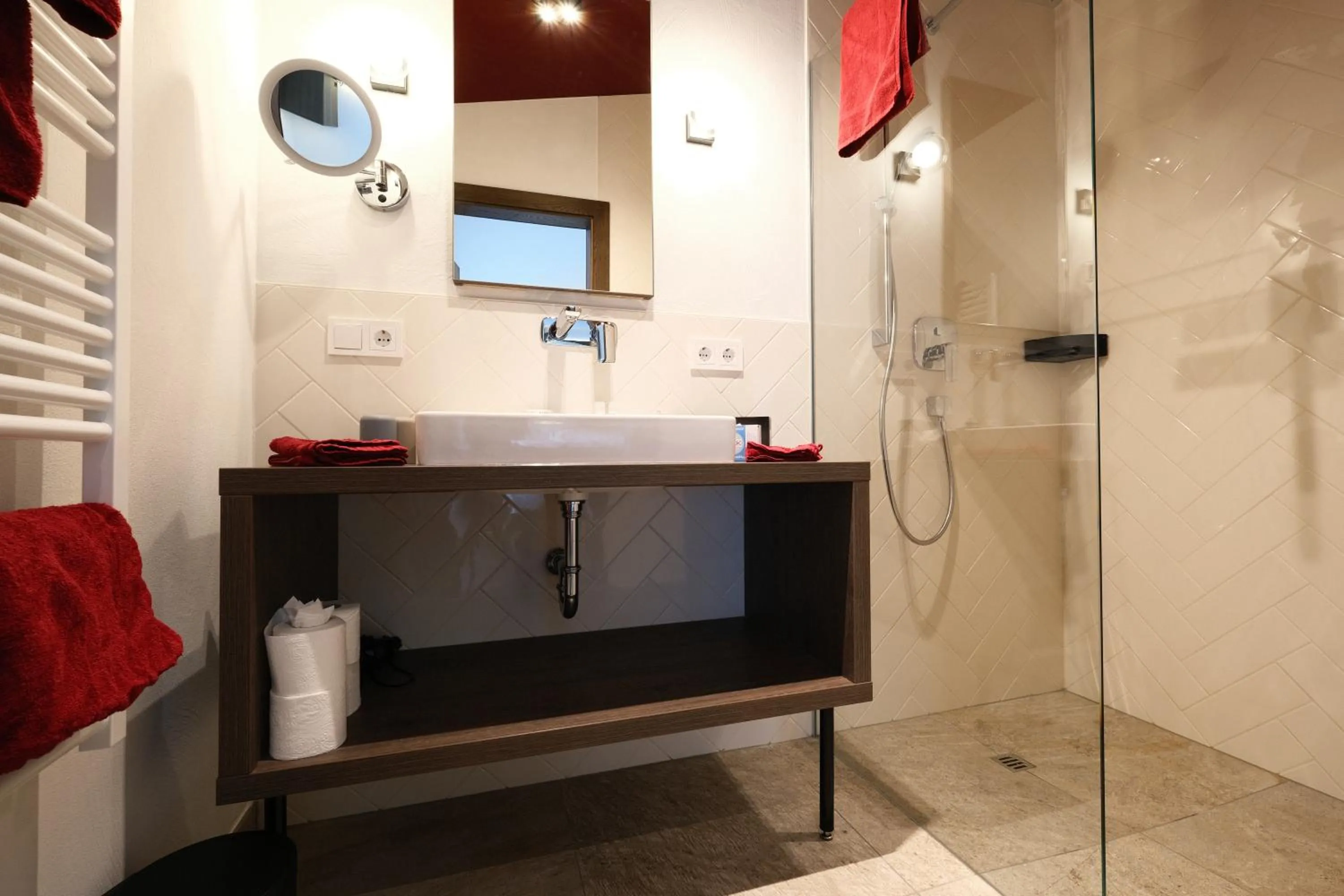 Bathroom in SeeHotel & SeeApartments Kärntnerhof- direkt am See!