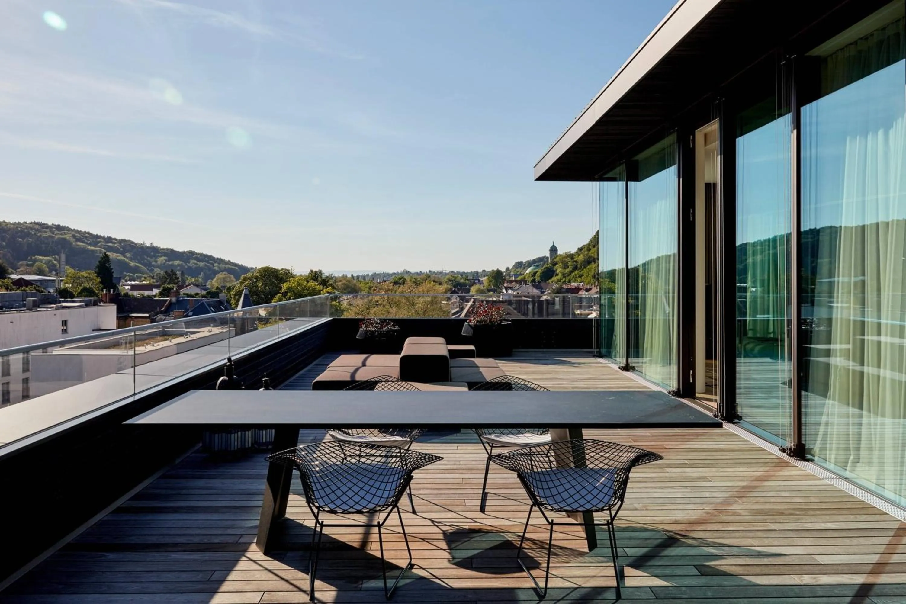 Bedroom in Roomers Baden-Baden, Autograph Collection