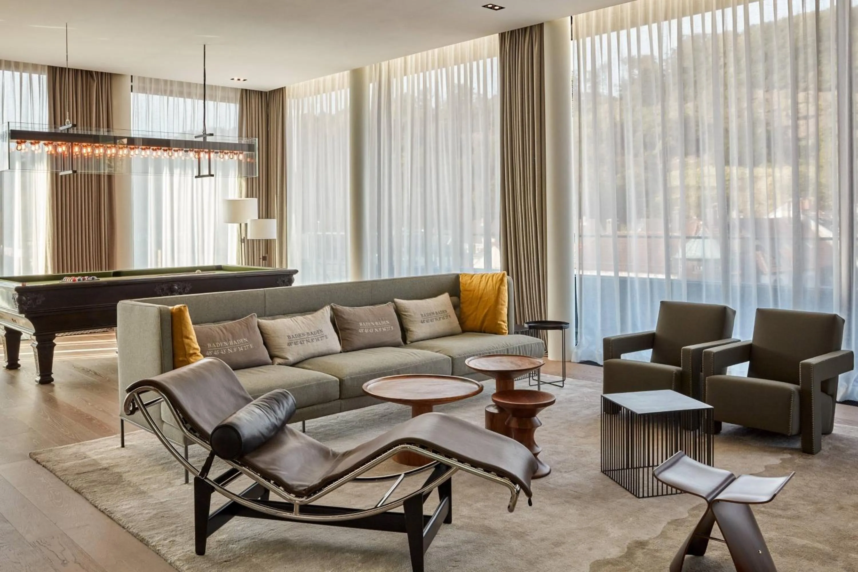 Bedroom in Roomers Baden-Baden, Autograph Collection