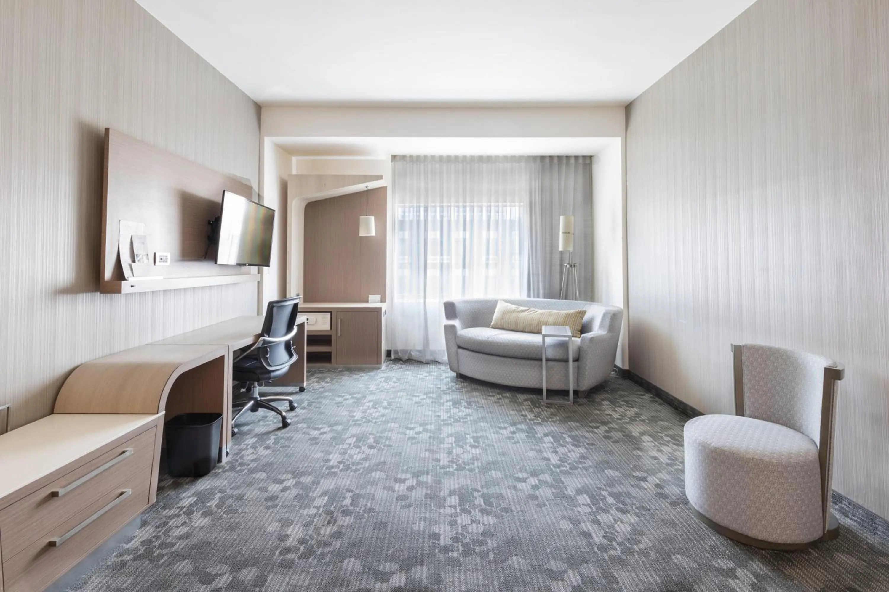 TV and multimedia in Courtyard by Marriott Chihuahua