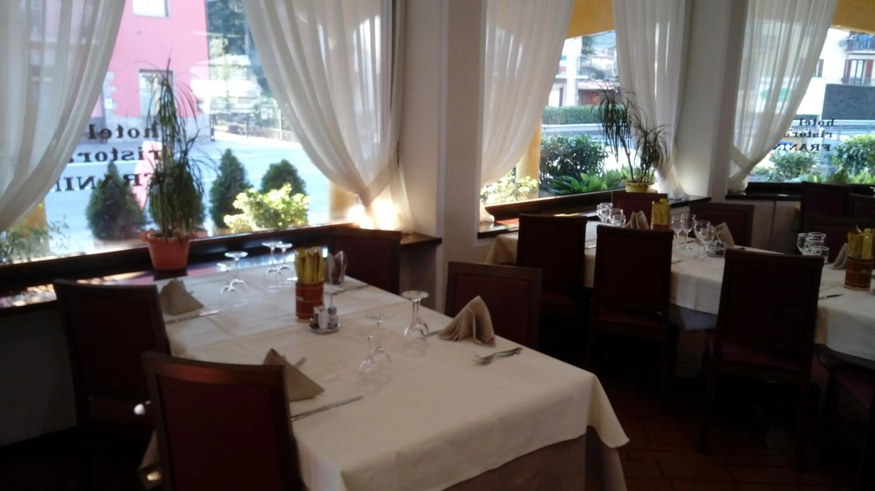 Restaurant/places to eat in Hotel Franini