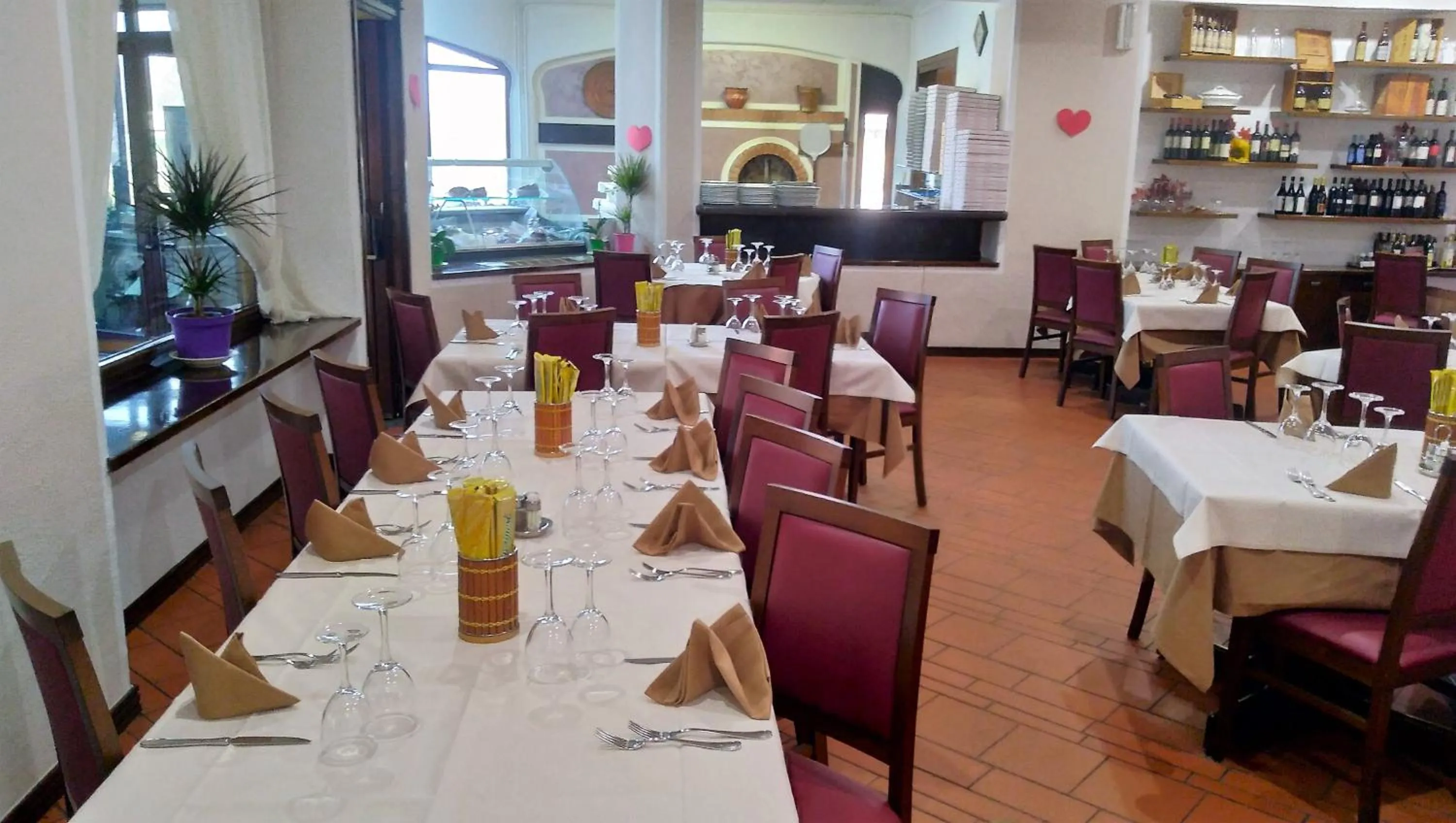 Restaurant/places to eat in Hotel Franini