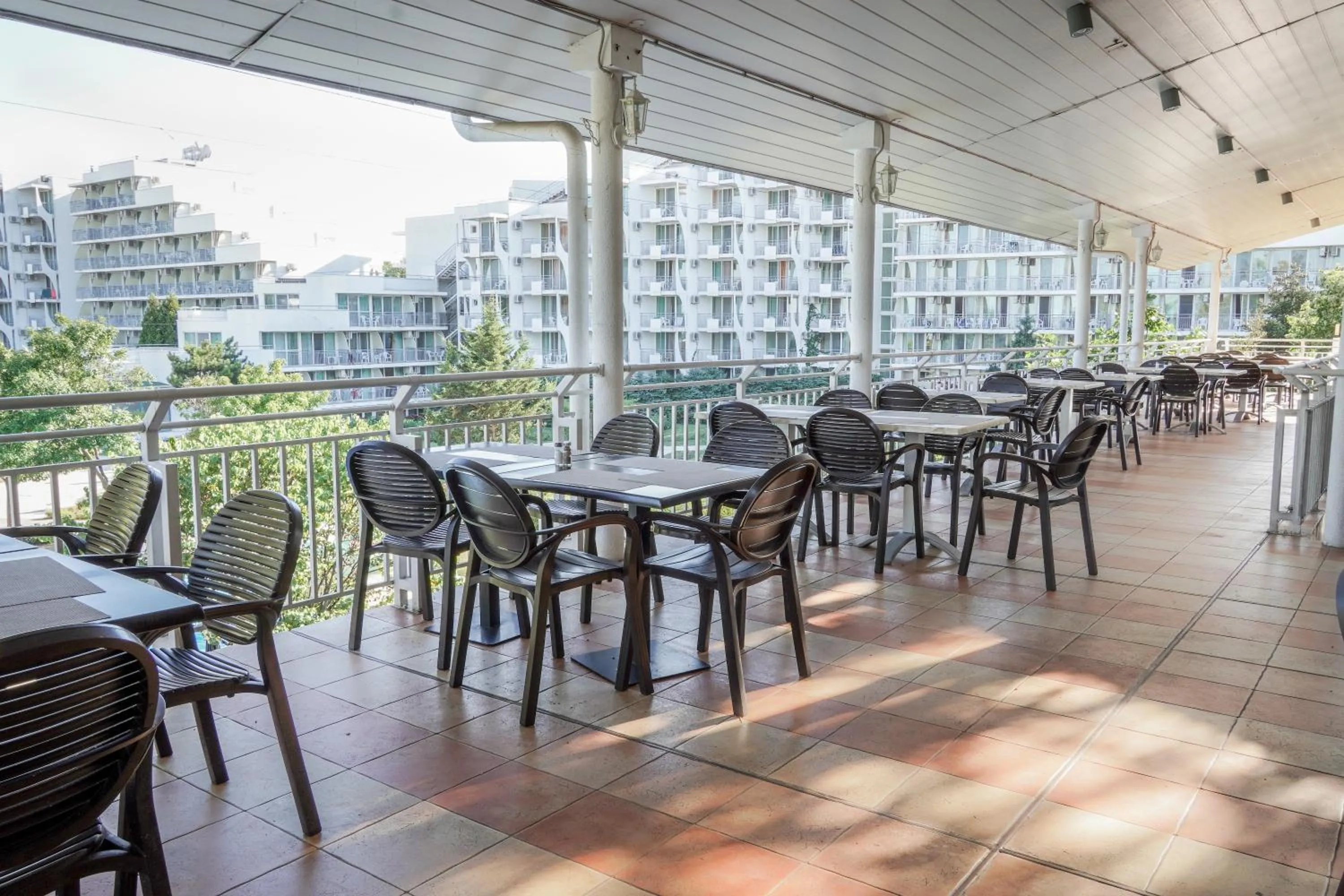 Restaurant/places to eat in Hotel Sandy Beach