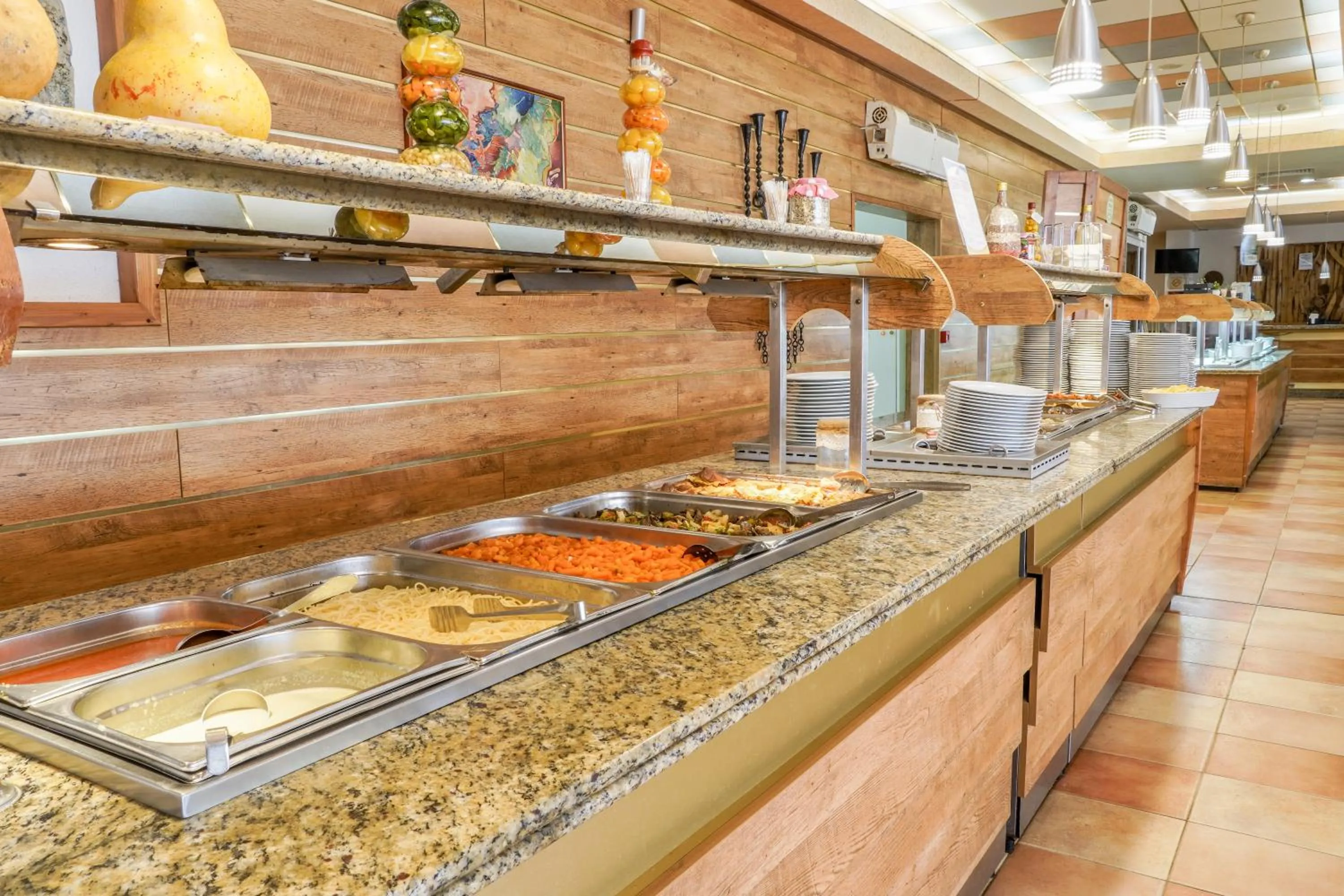 Restaurant/places to eat in Hotel Sandy Beach