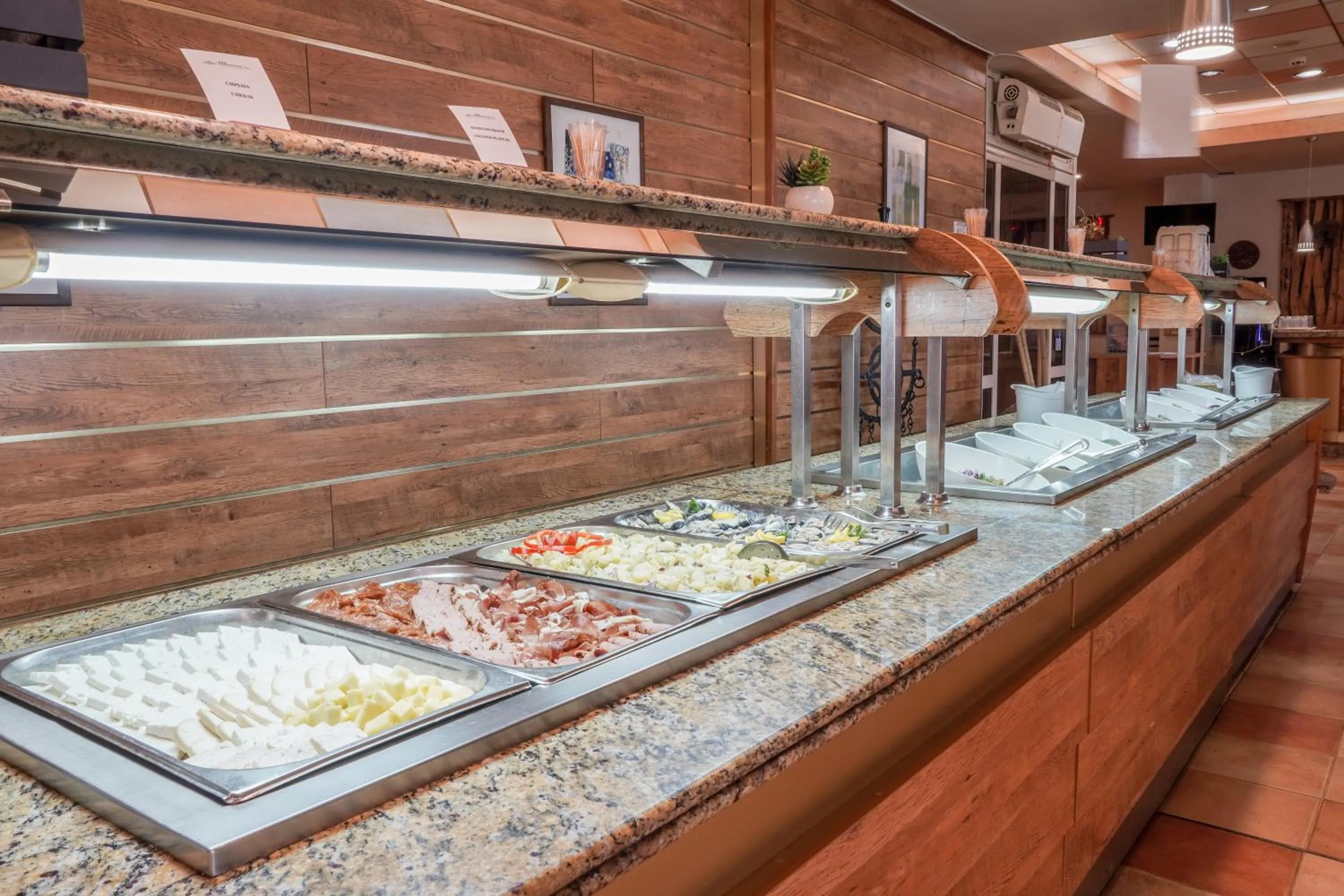 Restaurant/places to eat in Hotel Sandy Beach