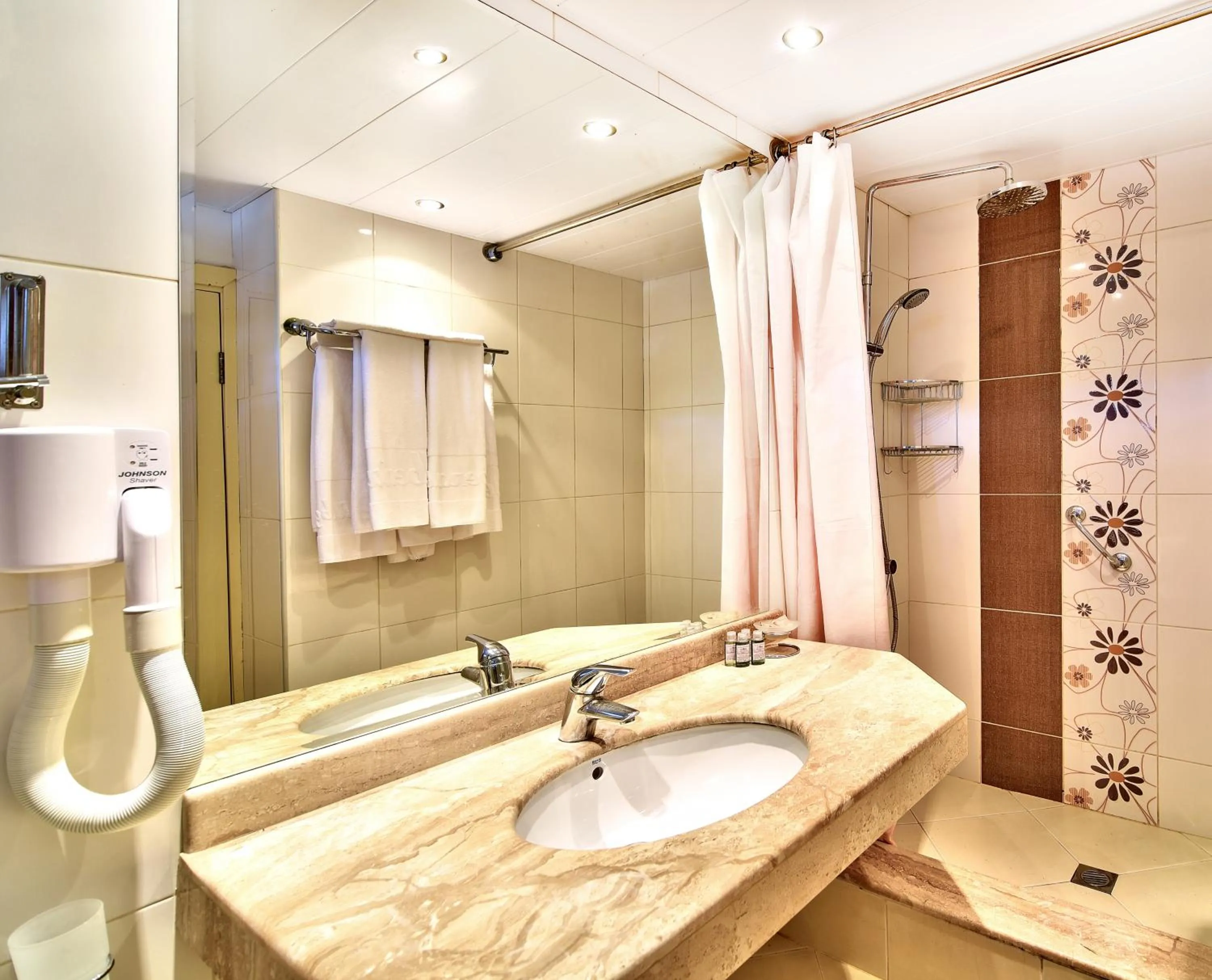 Bathroom in Hotel Sandy Beach