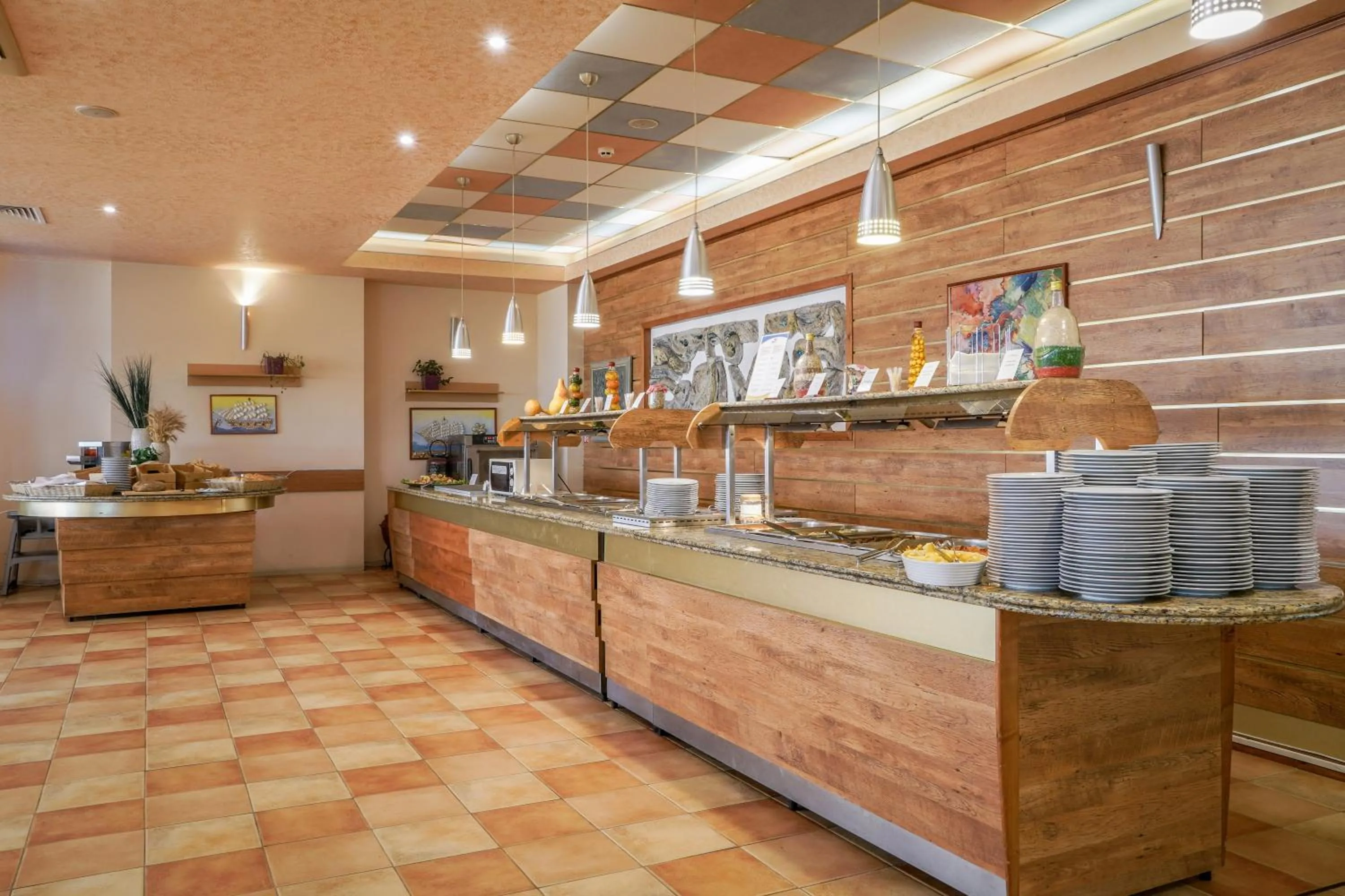 Restaurant/places to eat in Hotel Sandy Beach