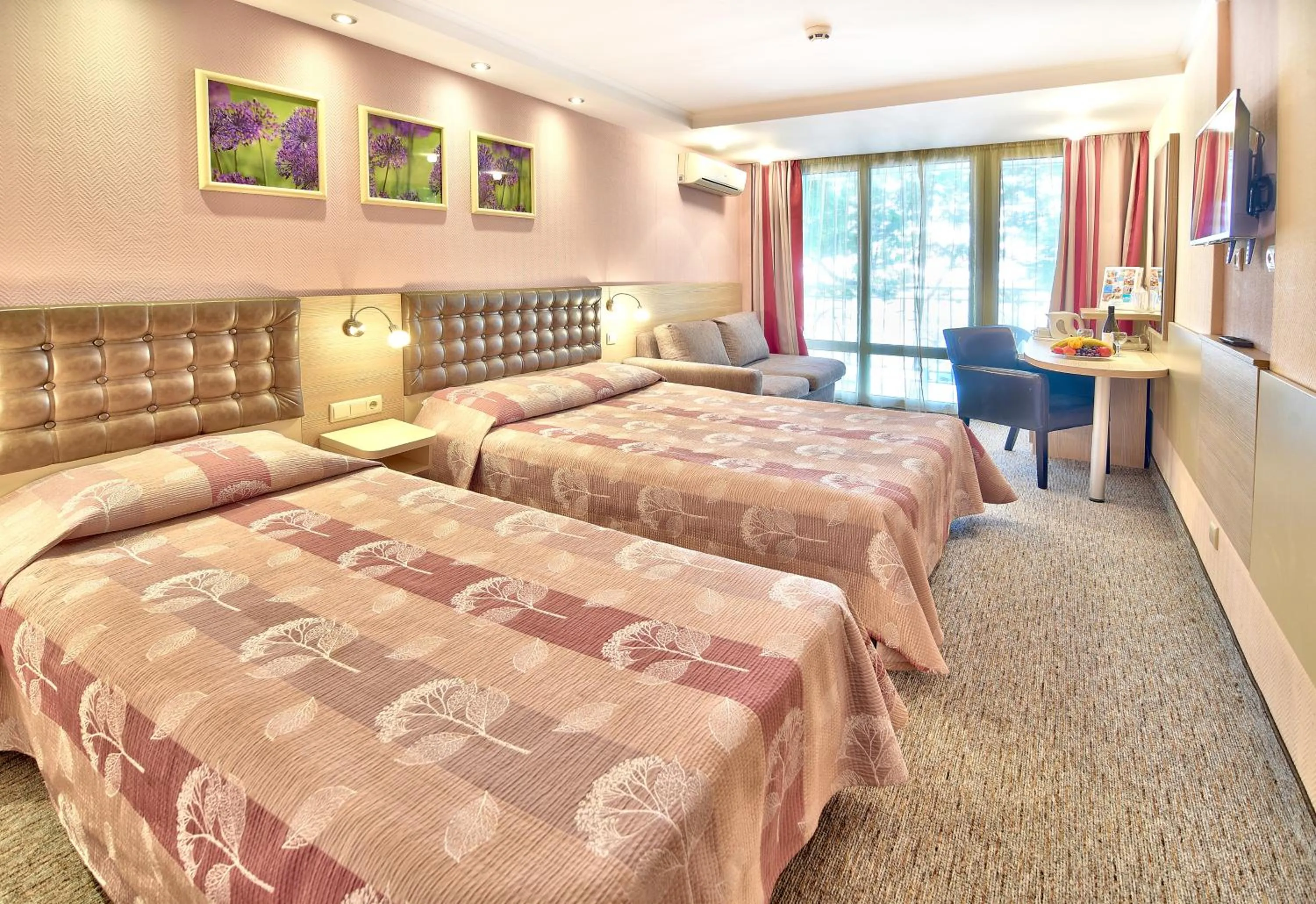 Bedroom, Bed in Hotel Sandy Beach