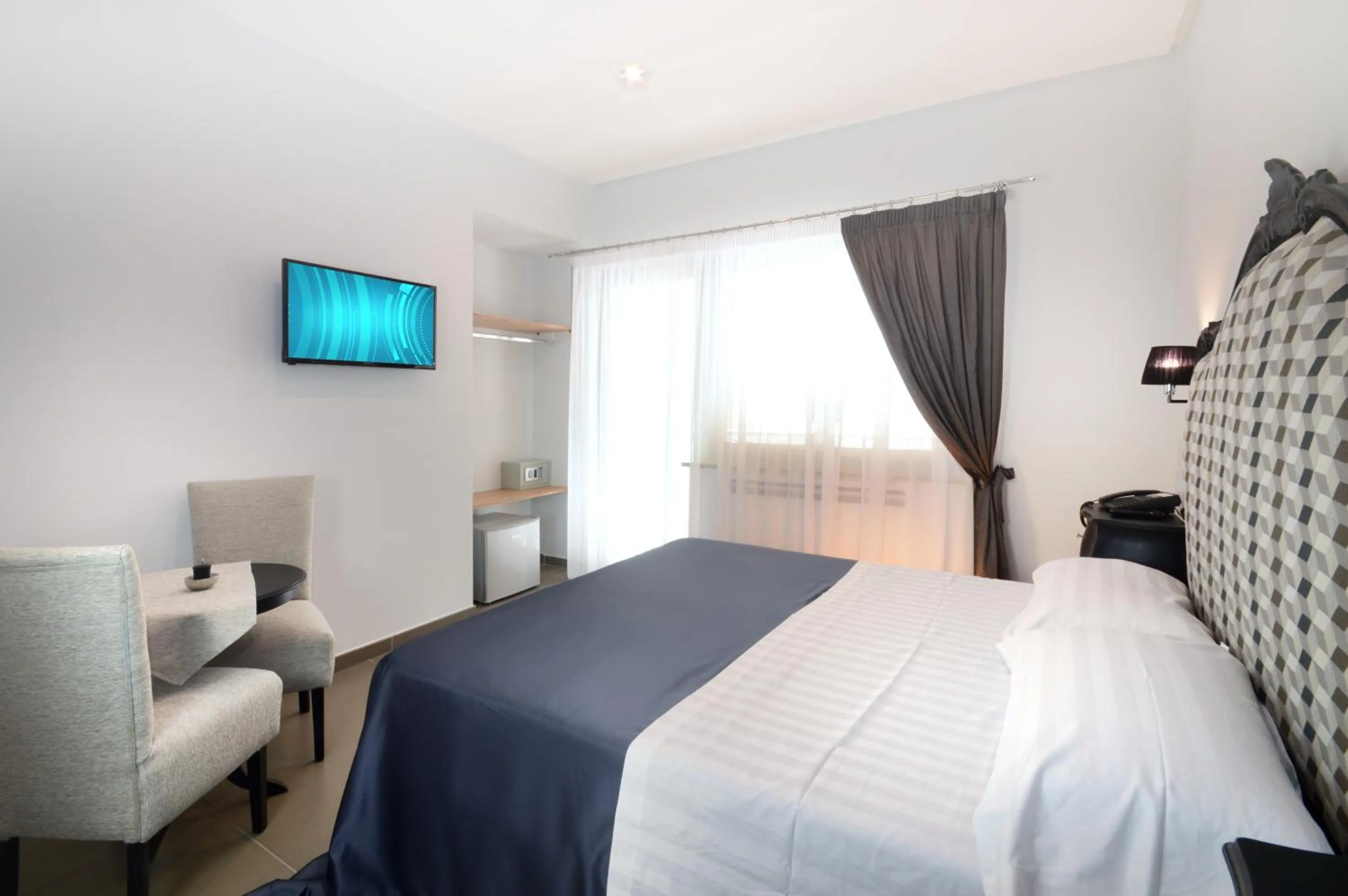 Bedroom, Bed in Barbarella Suite