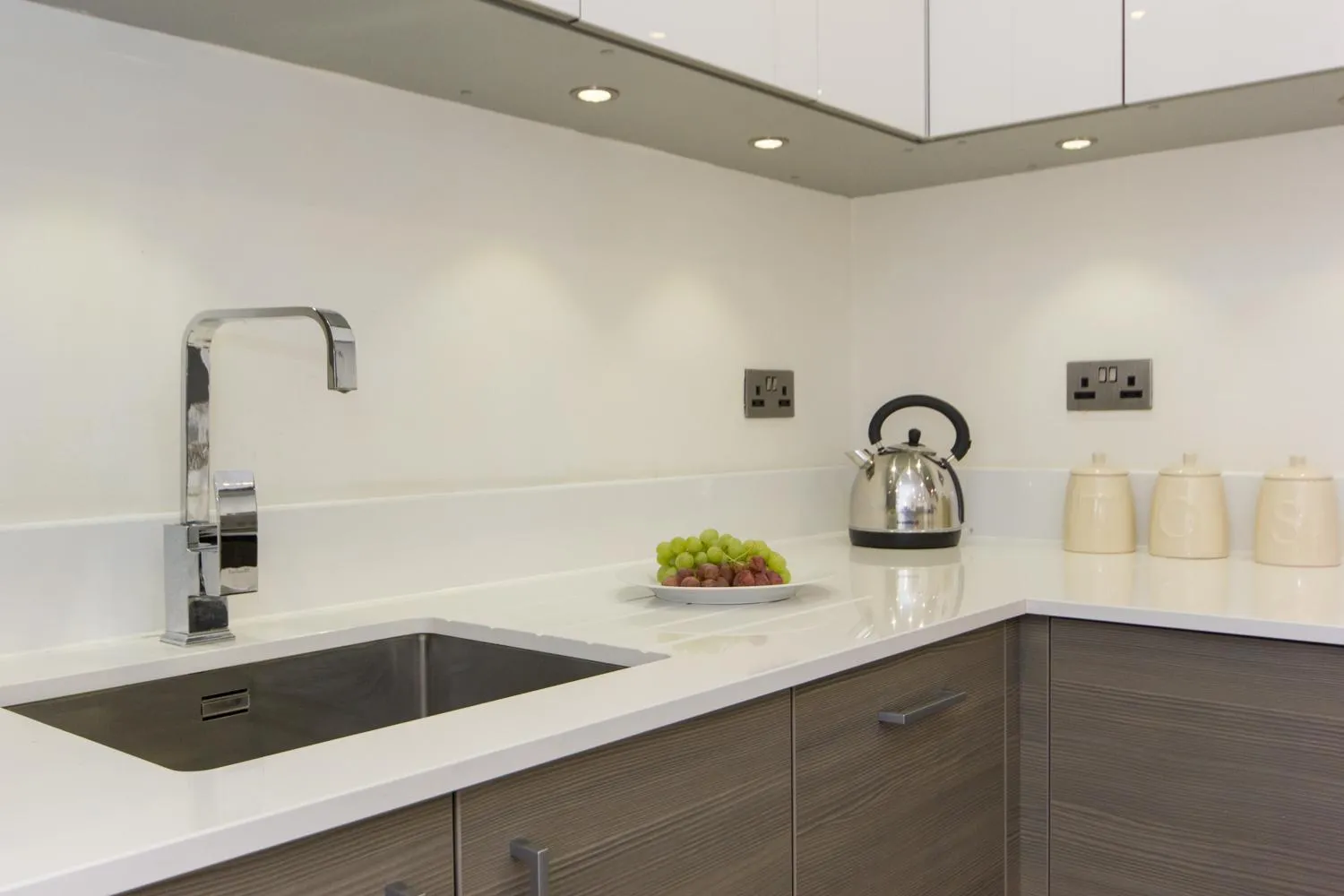 Kitchen or kitchenette in Citystay Living - Mill Park Apartments